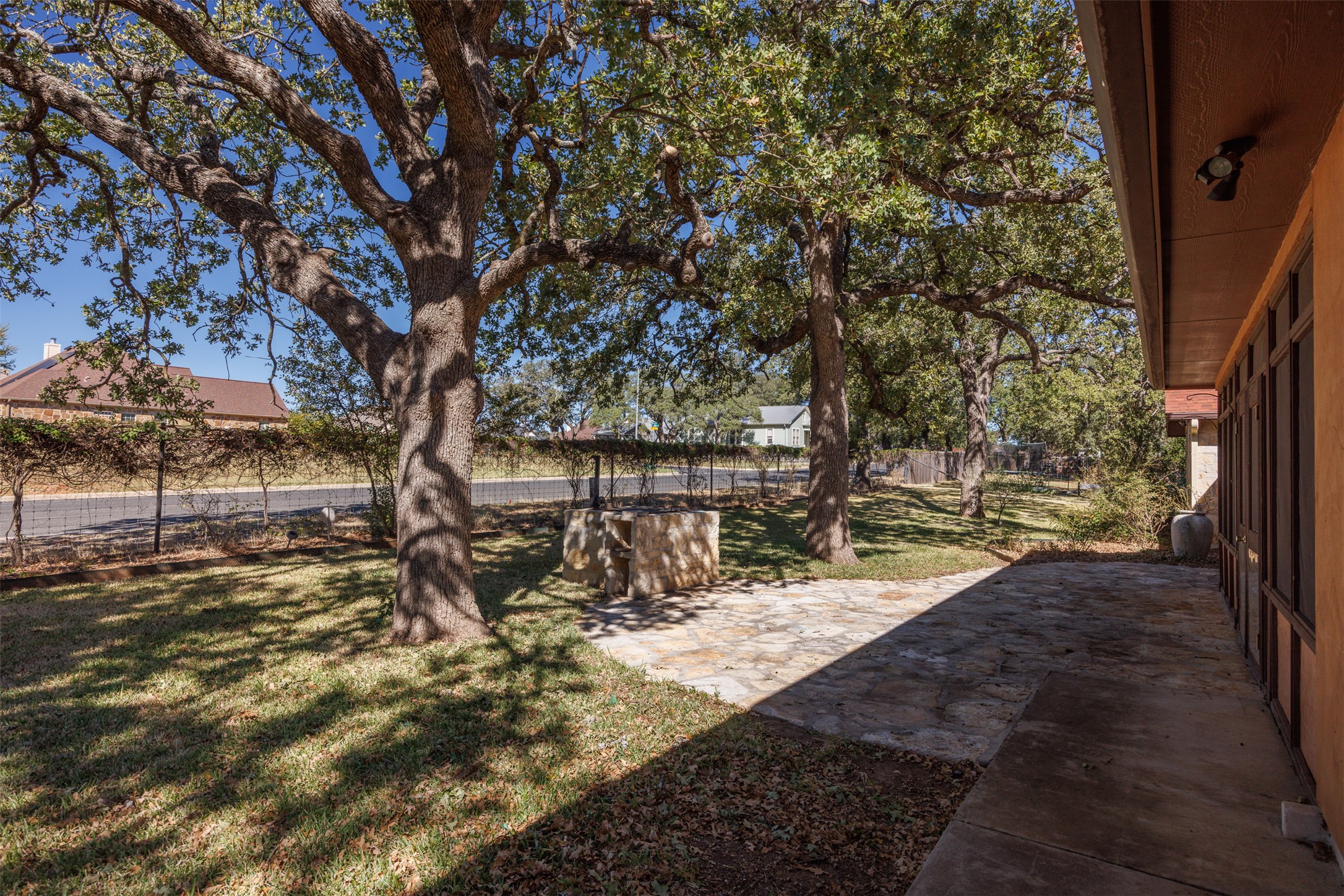 main property photo 22