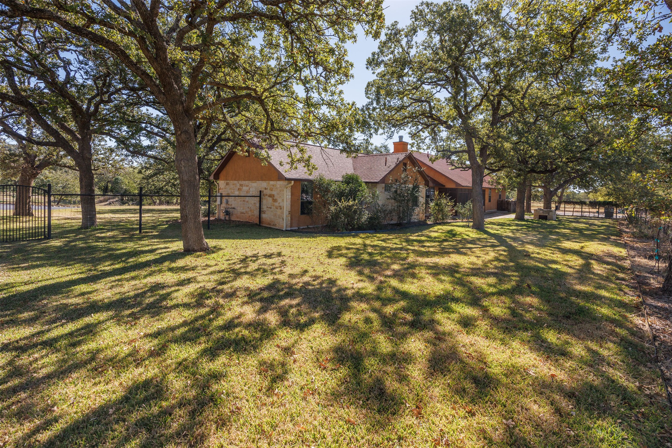 main property photo 24