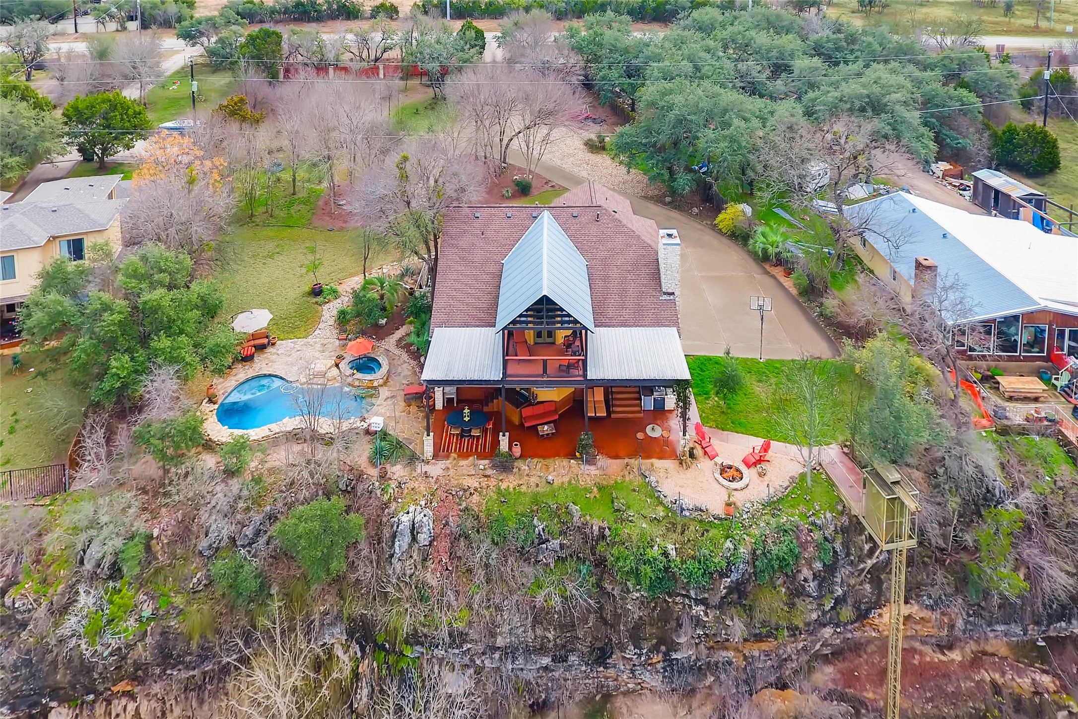 main property photo 3