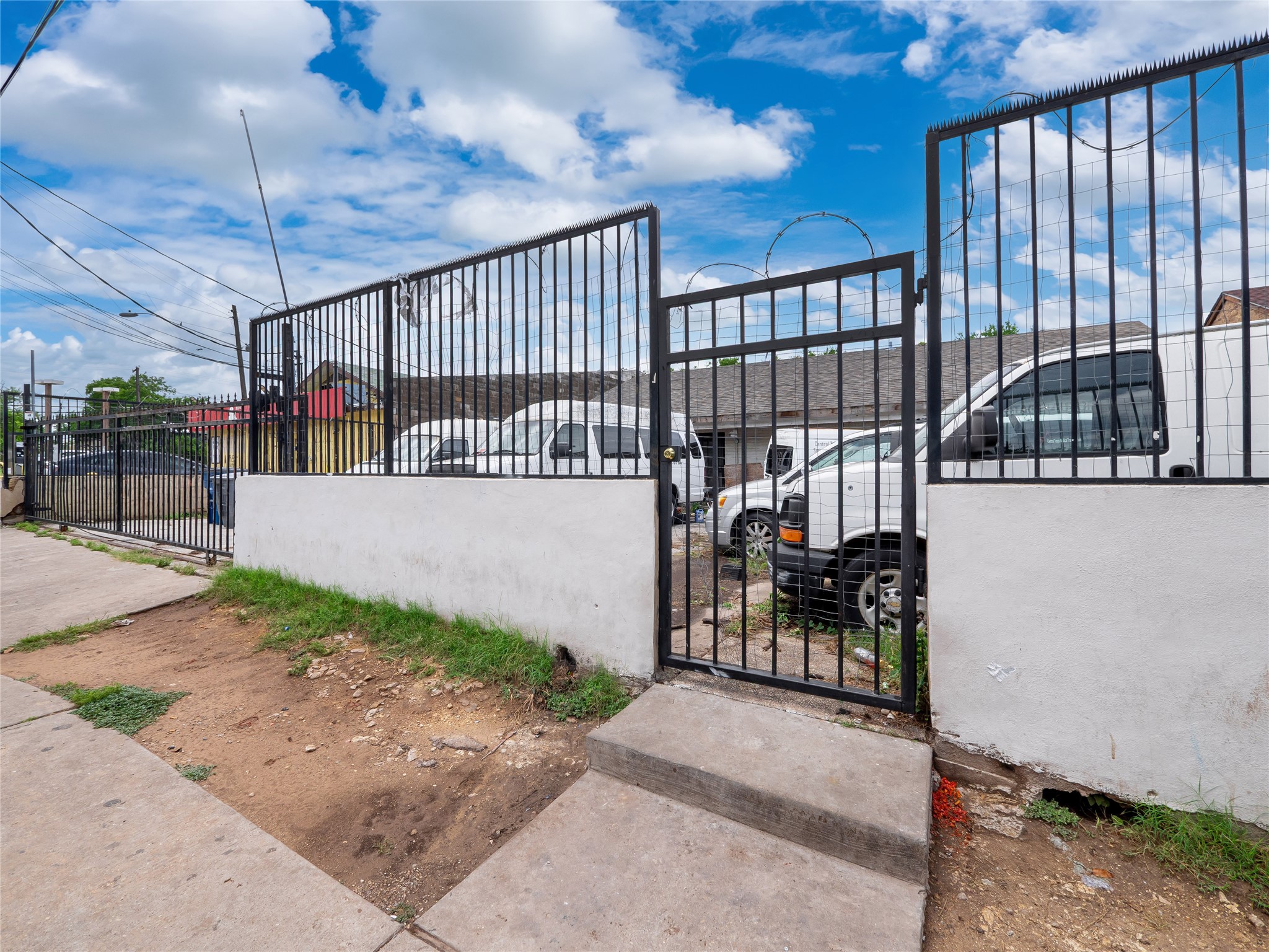 main property photo 4