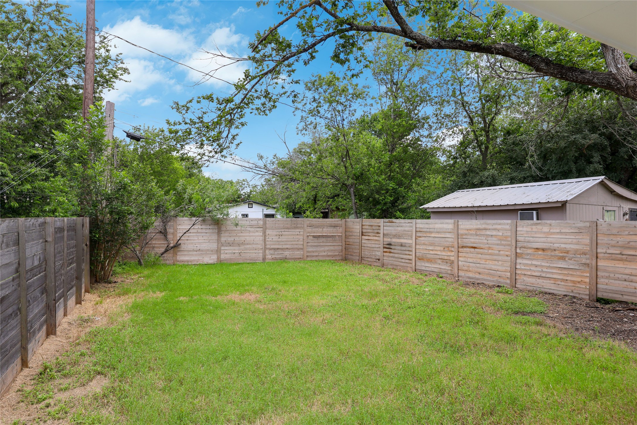 main property photo 30
