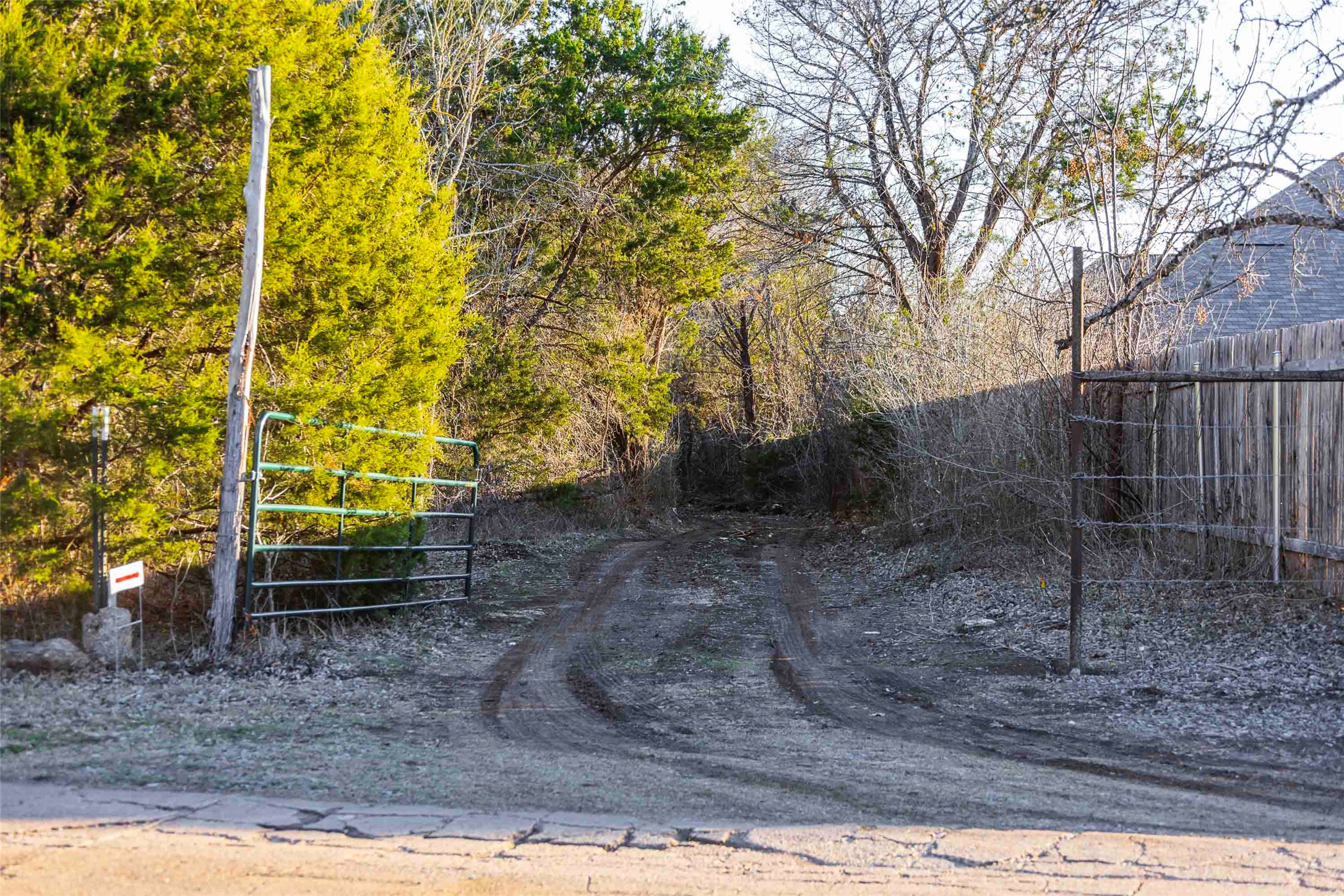 main property photo 28