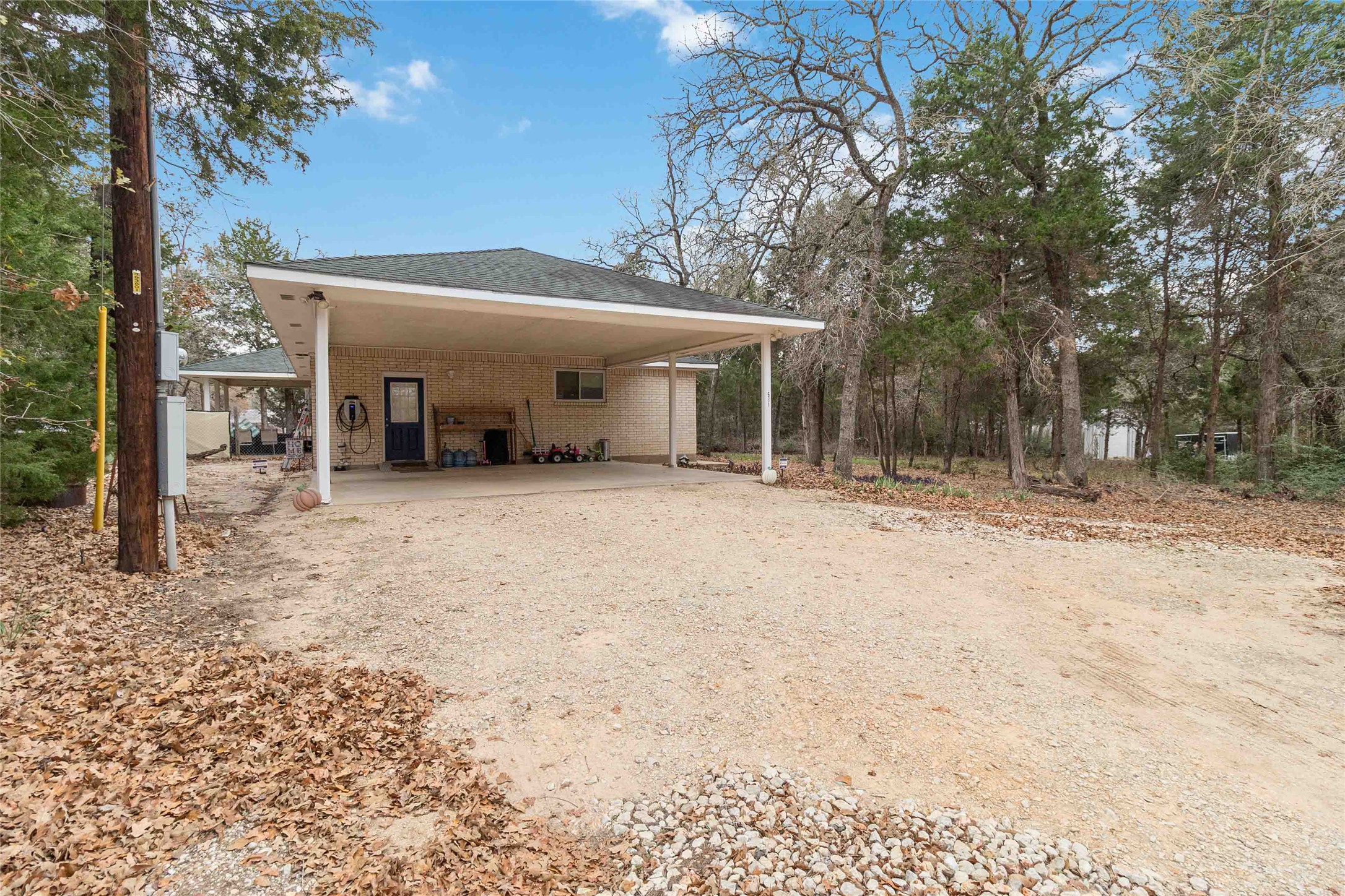 main property photo 25