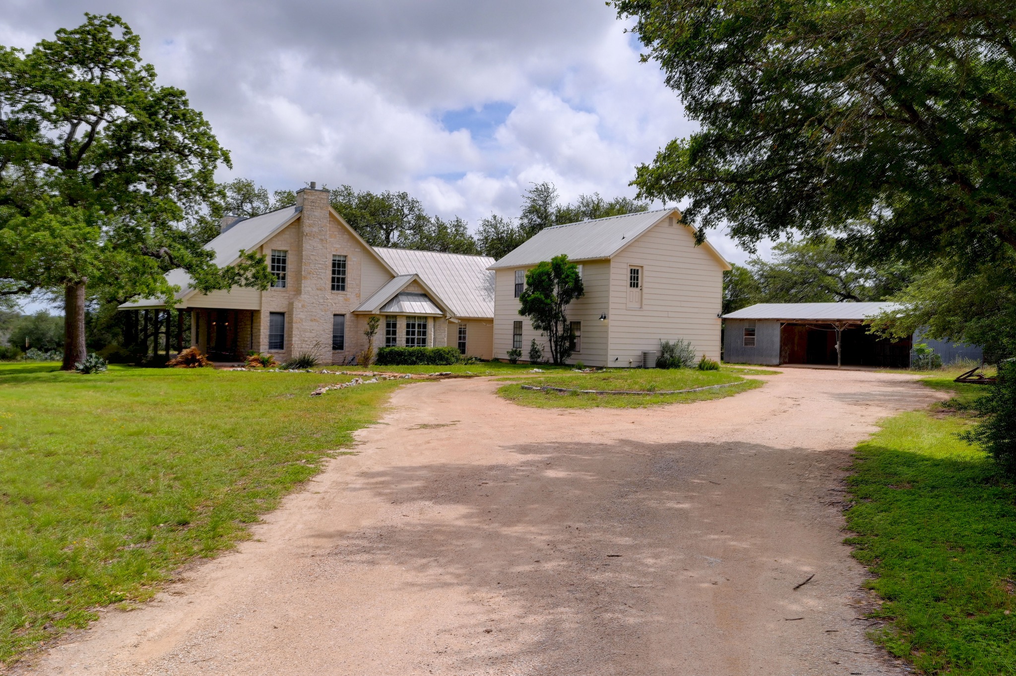 main property photo 2