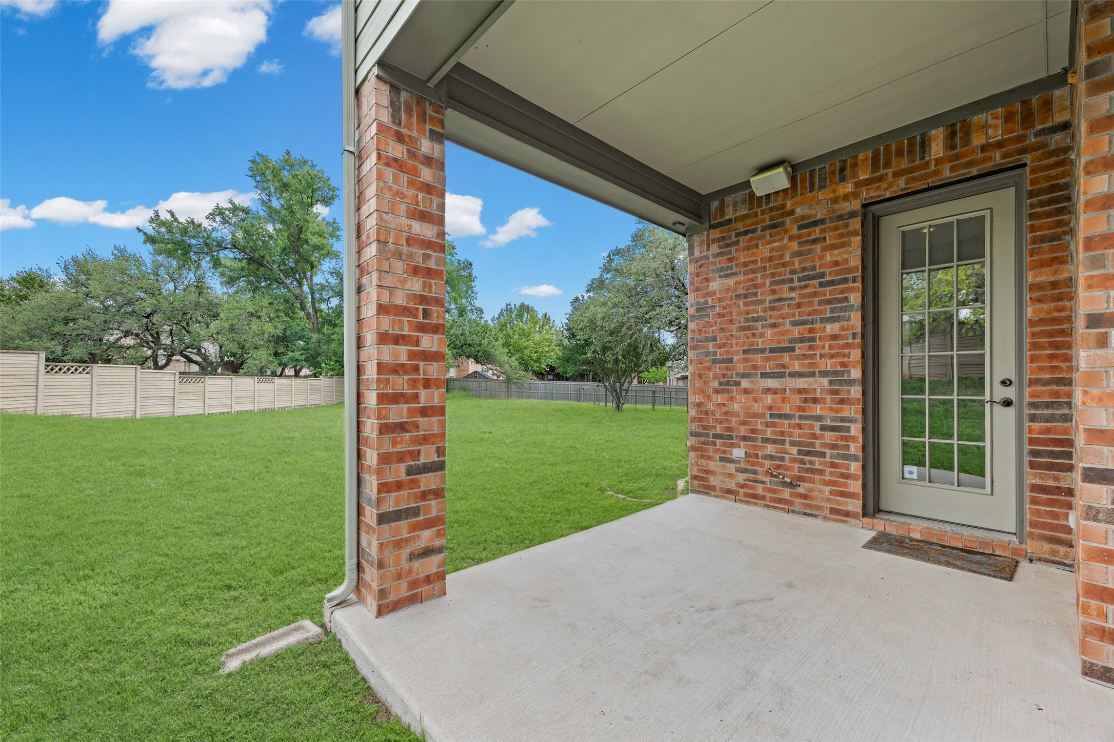 main property photo 31