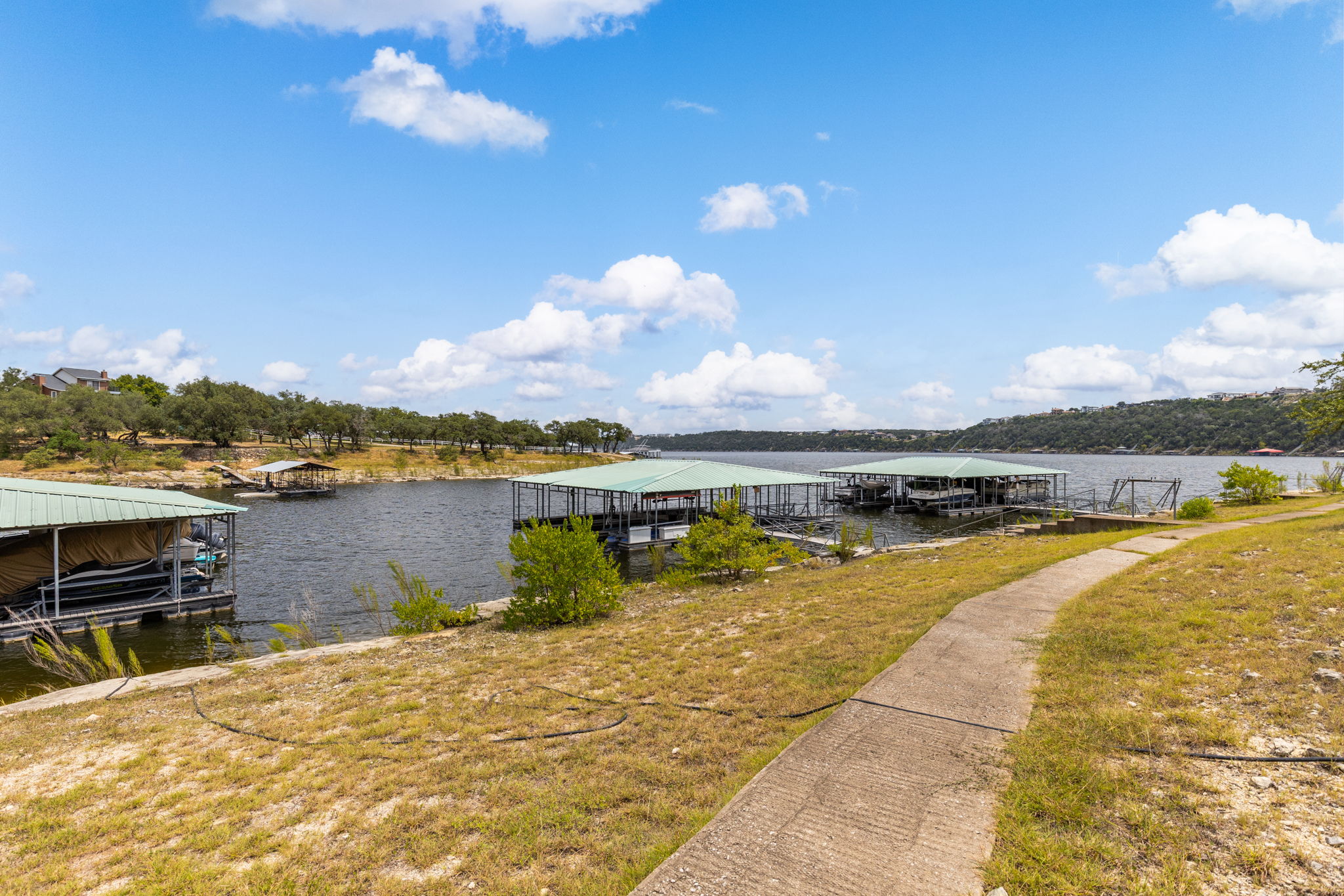 main property photo 17