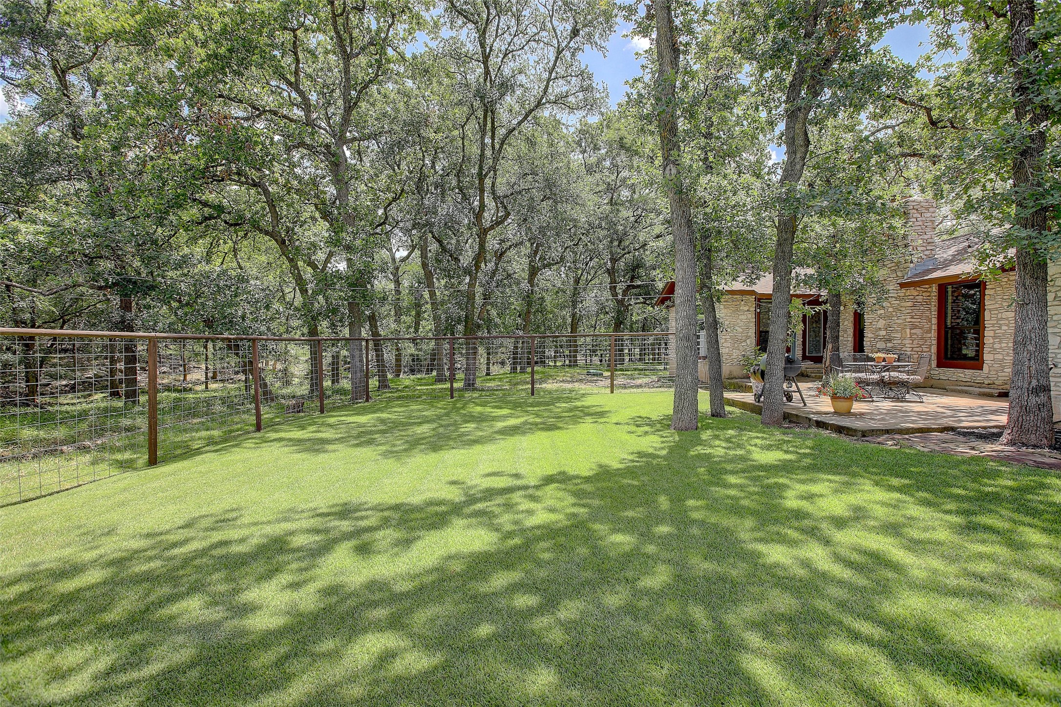 main property photo 30