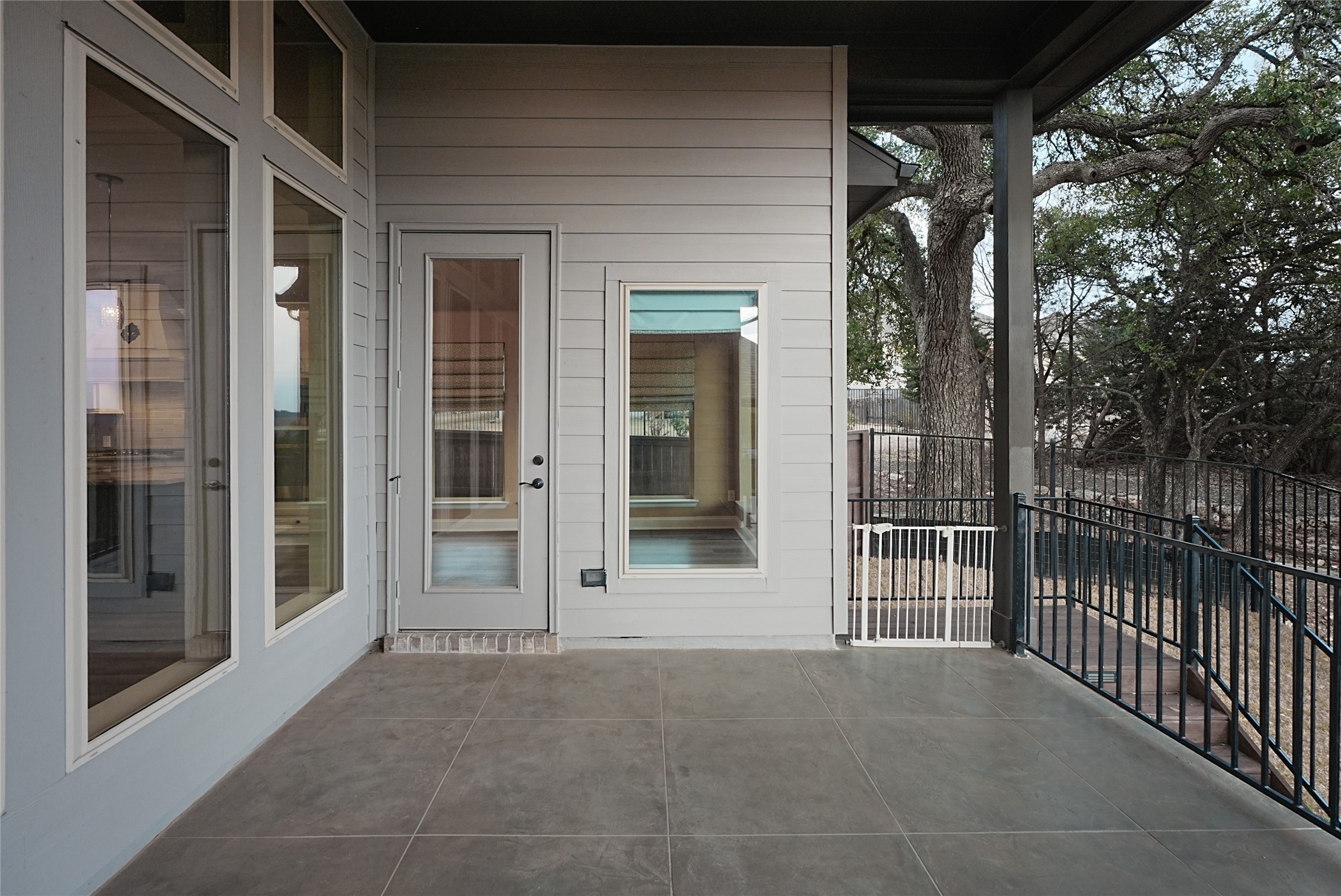 main property photo 17