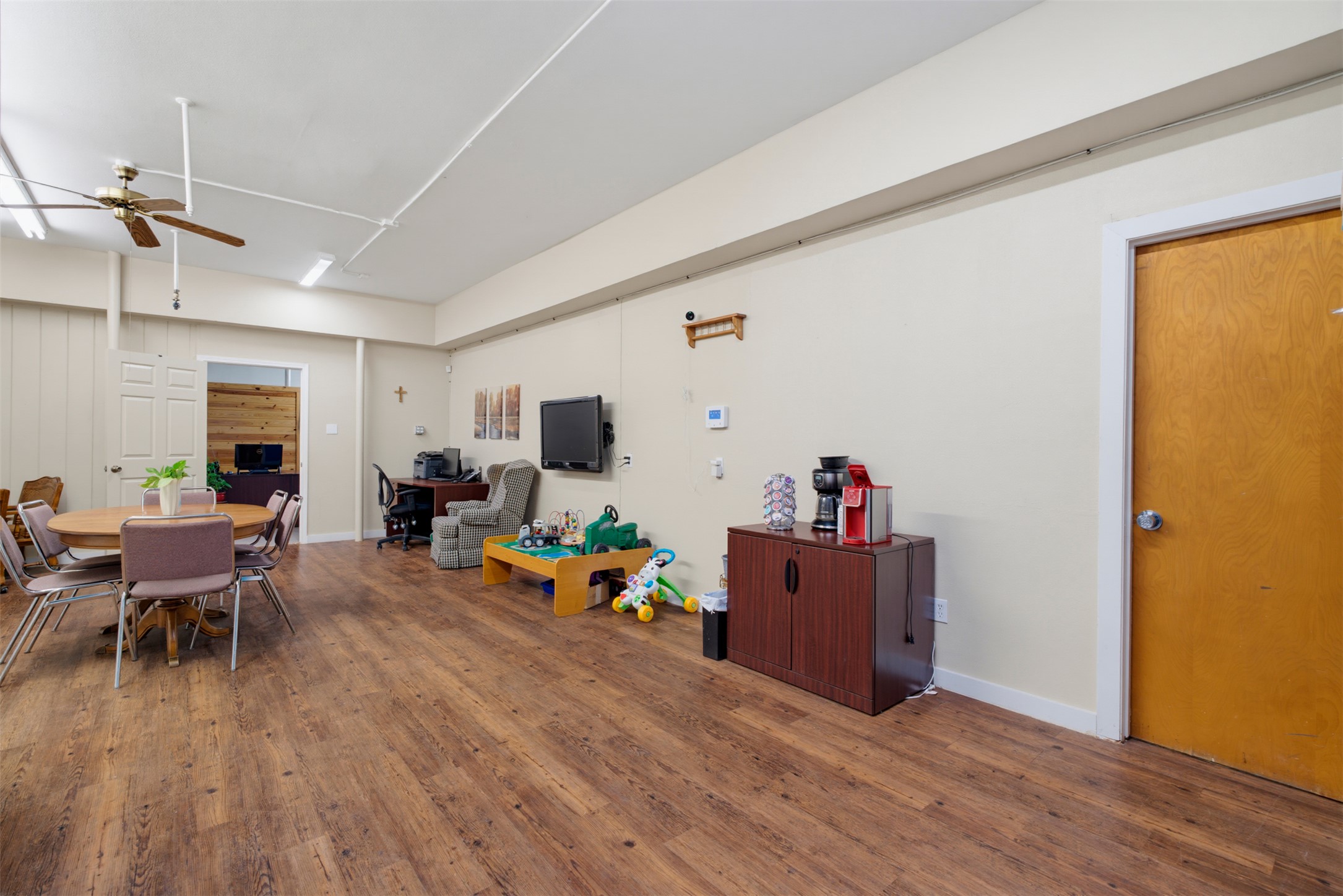main property photo 15