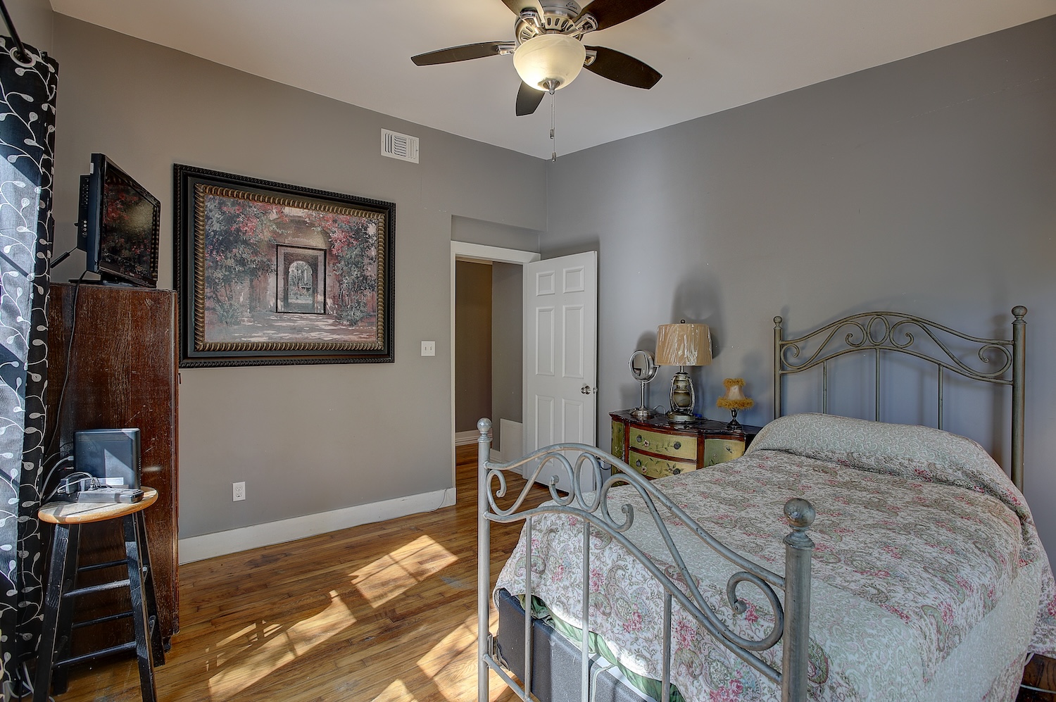 main property photo 14