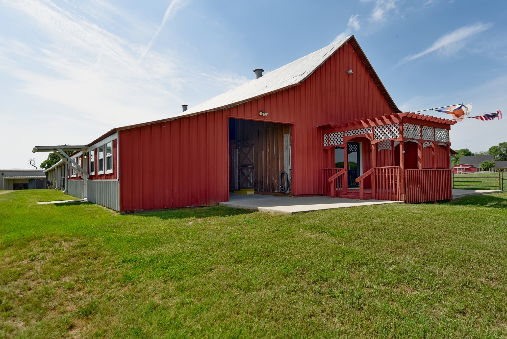 main property photo 3