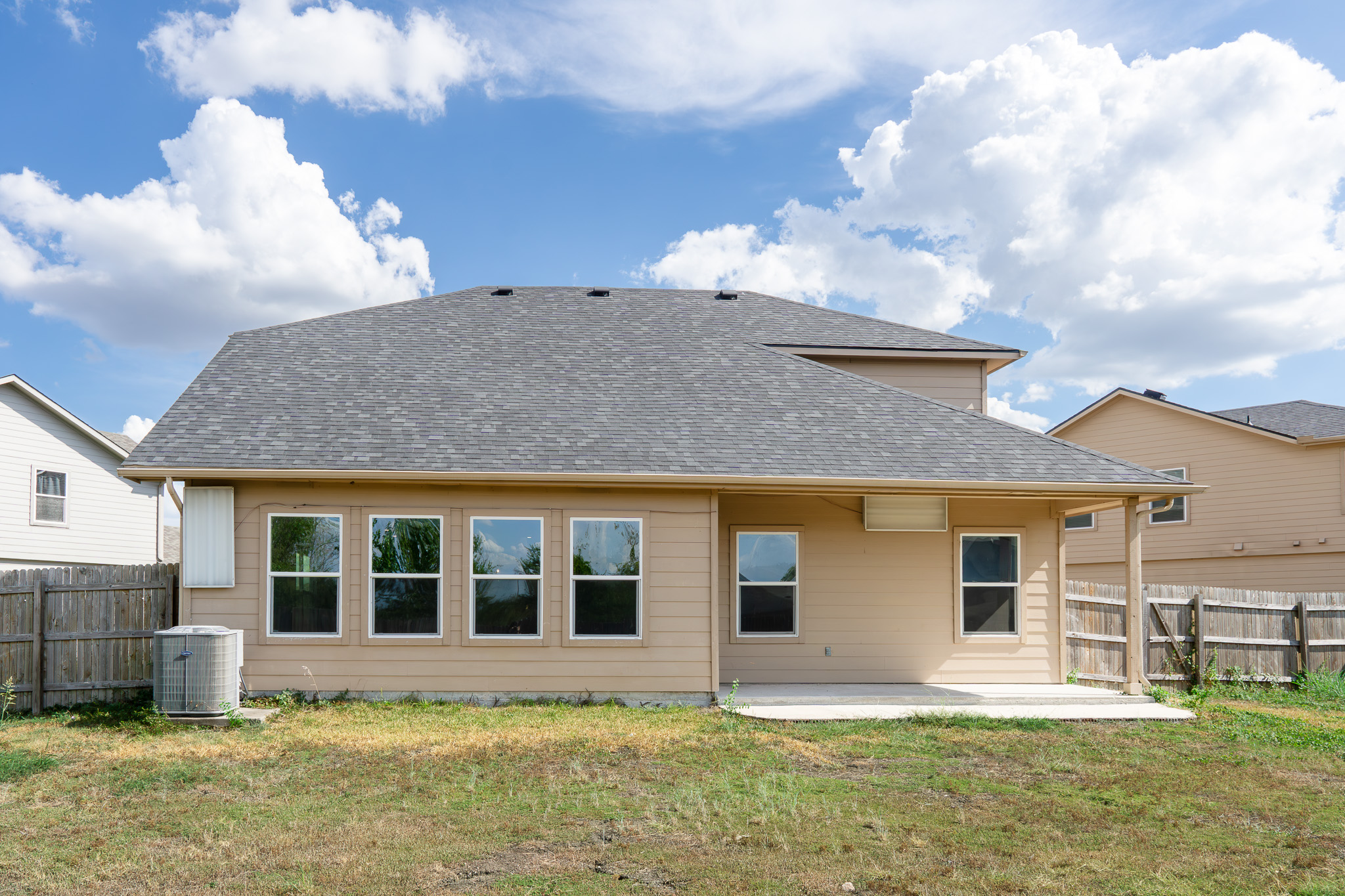 main property photo 28