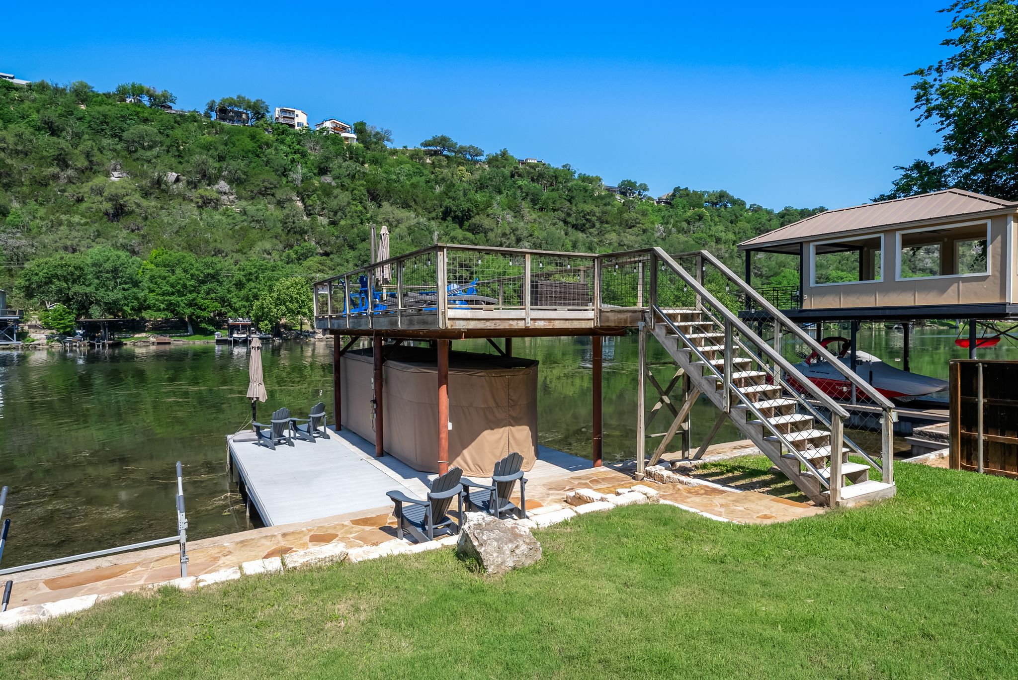main property photo 34