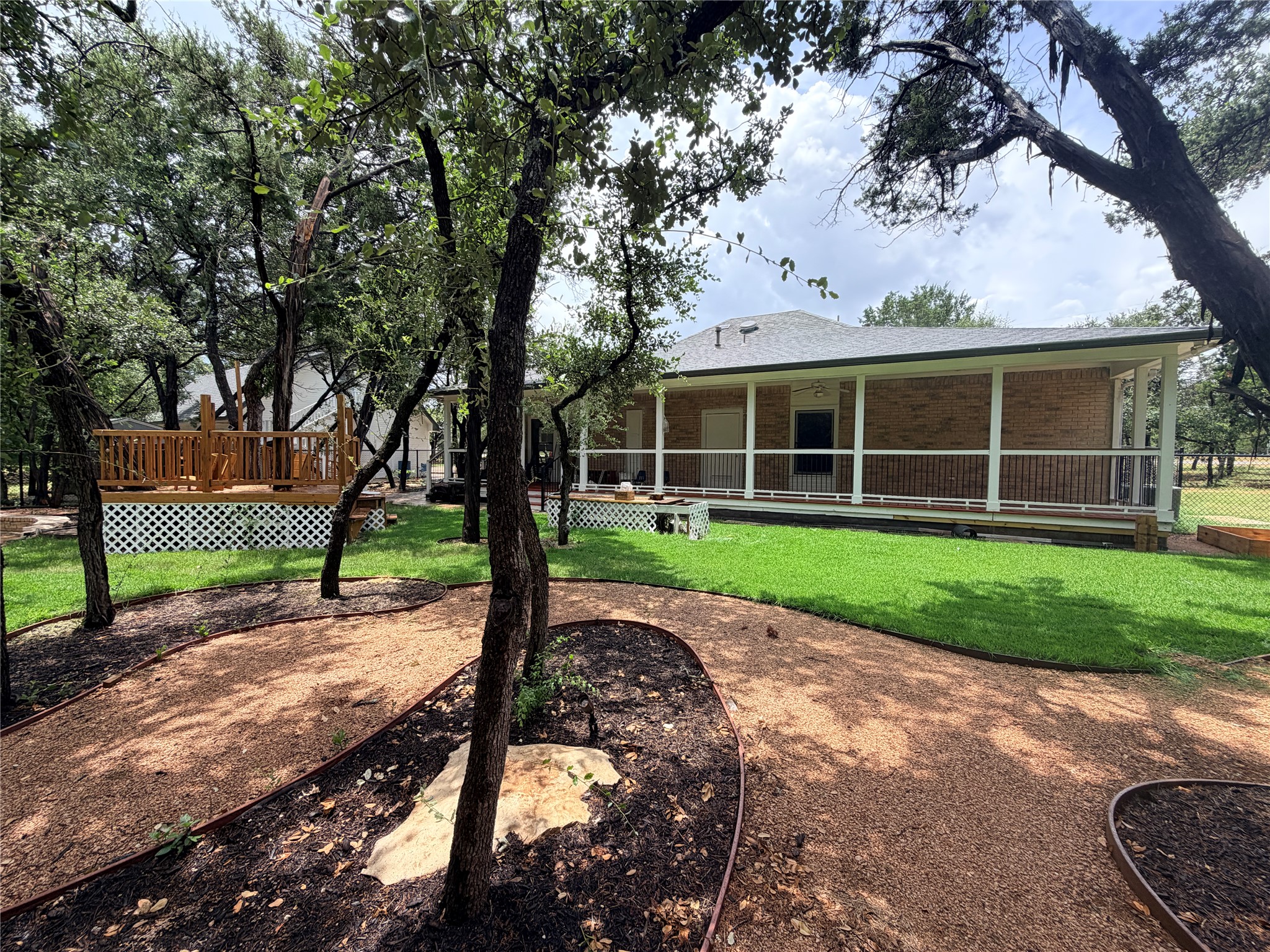 main property photo 32
