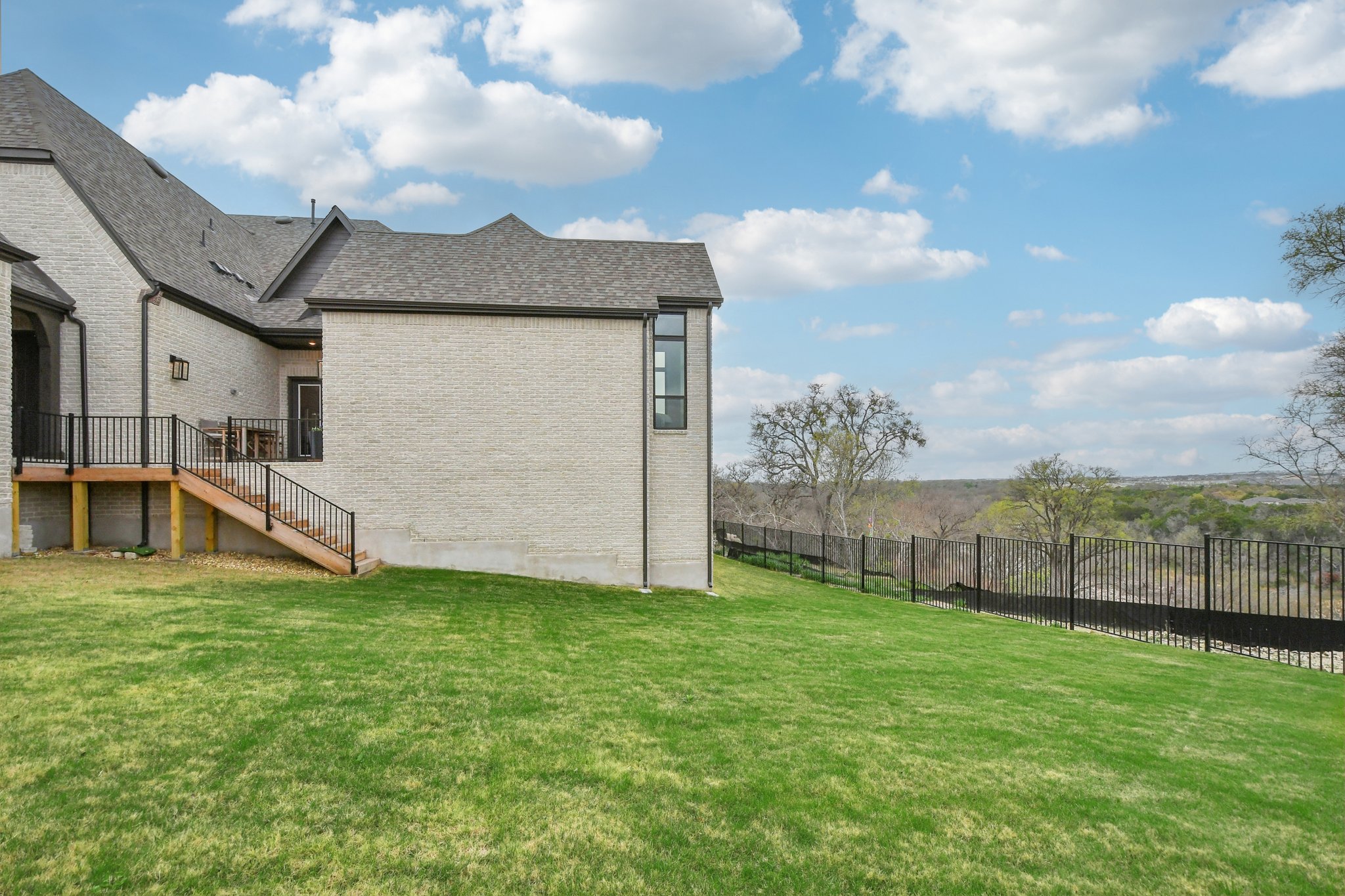 main property photo 36