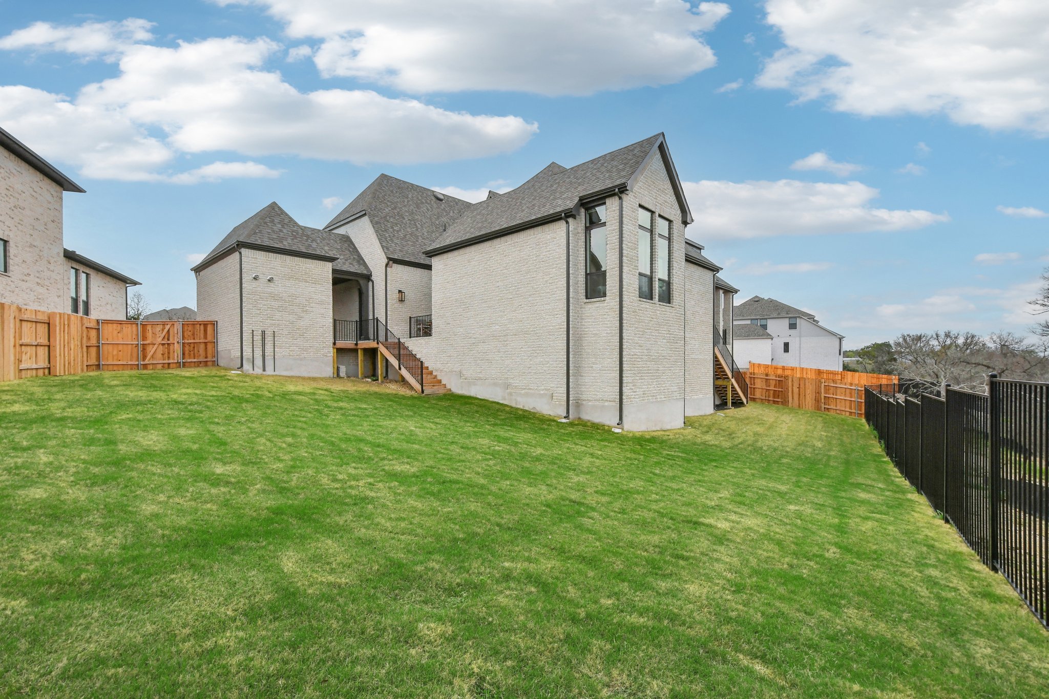 main property photo 38
