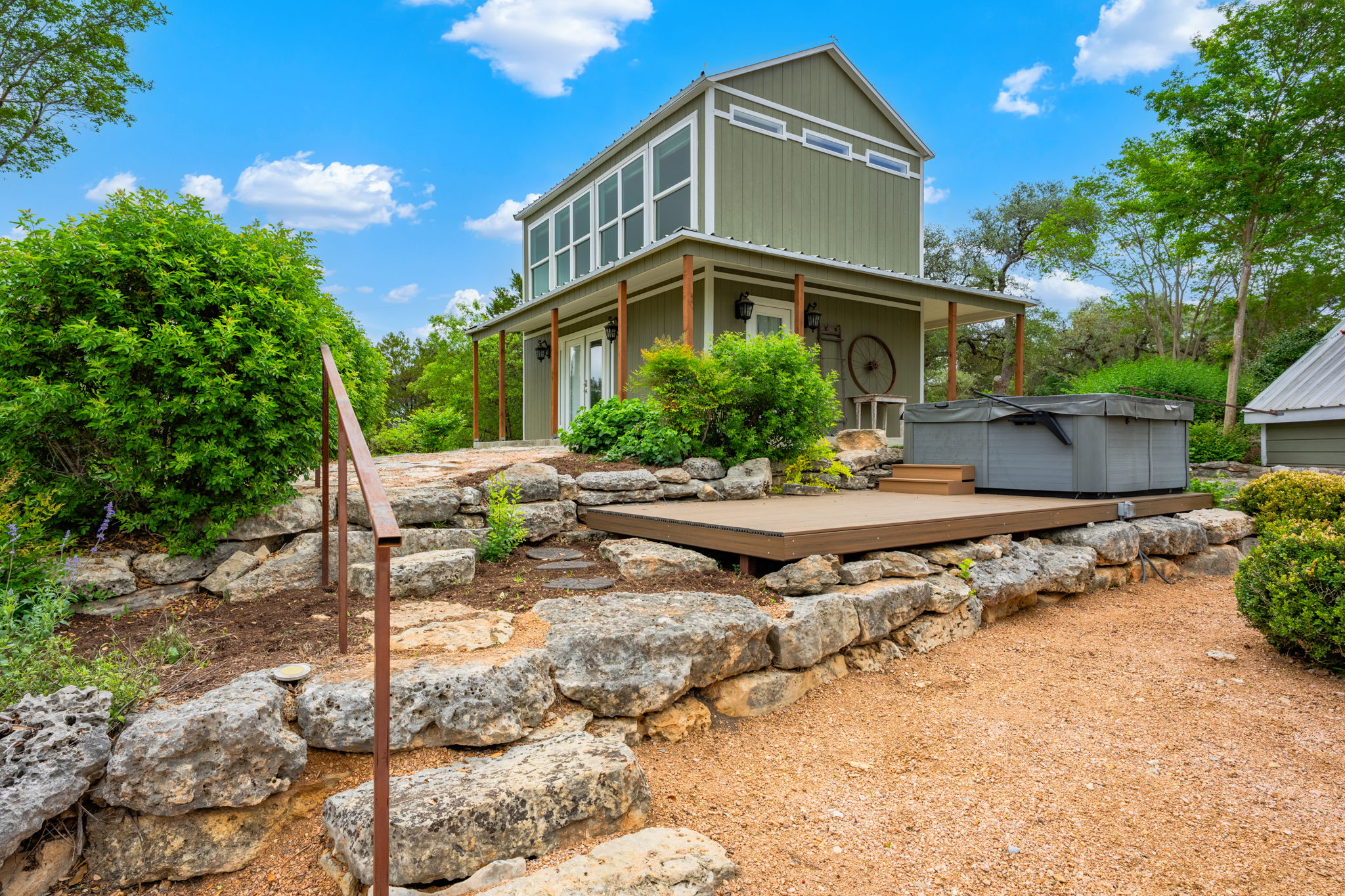main property photo 19
