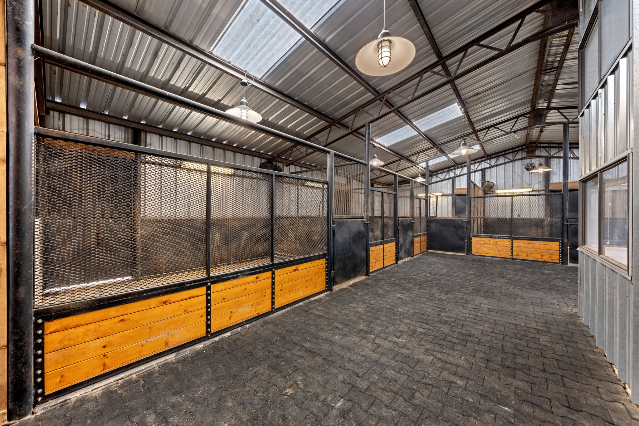 main property photo 28