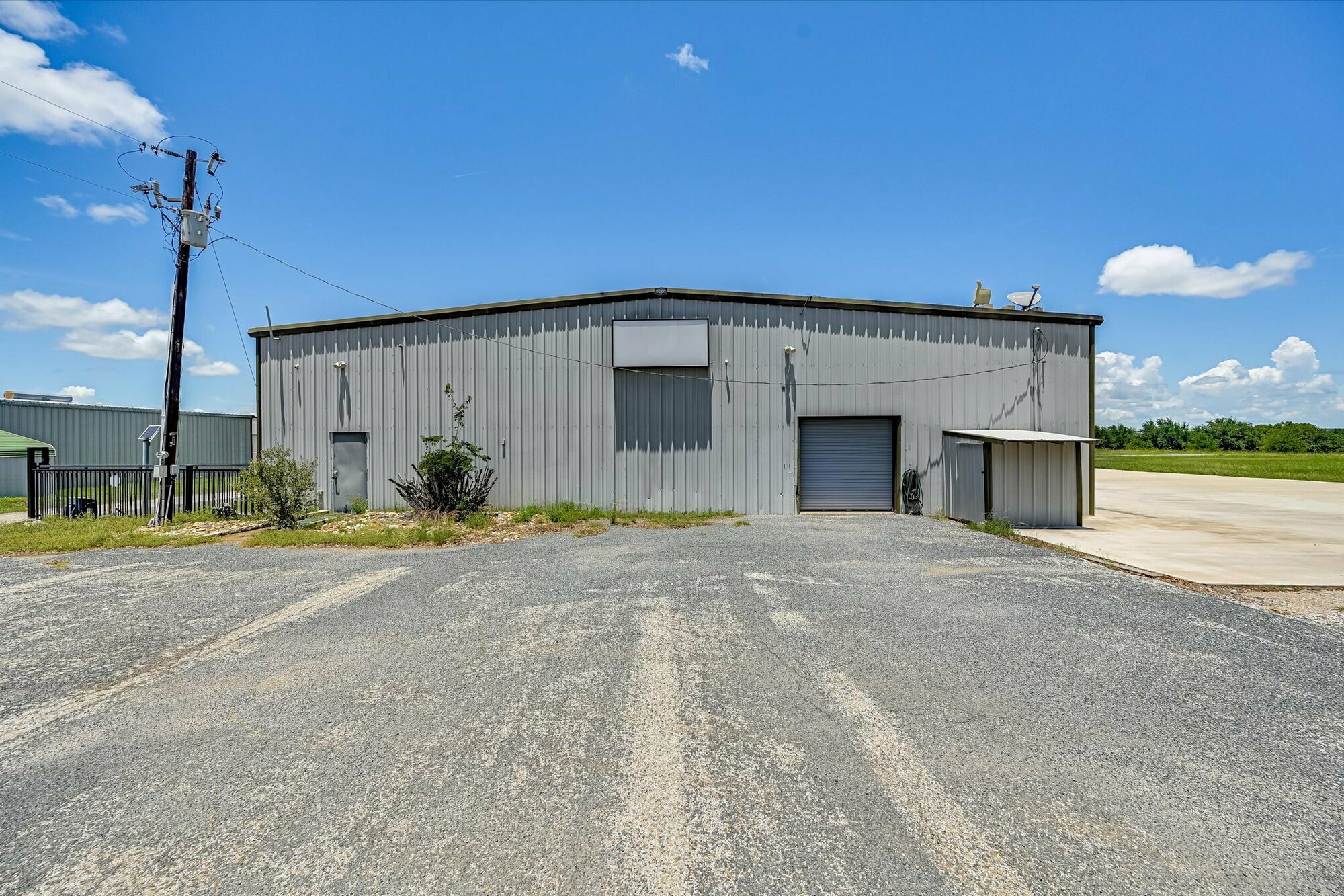 main property photo 11
