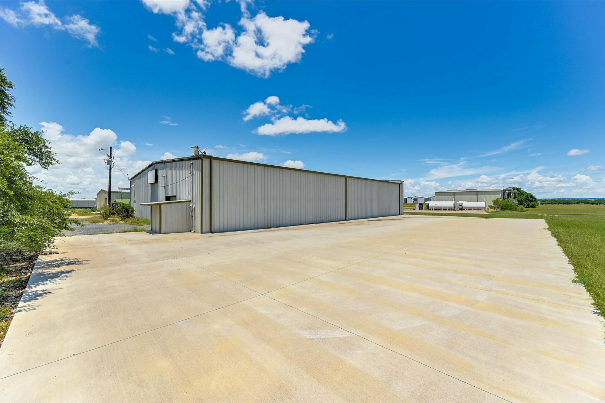 main property photo 12