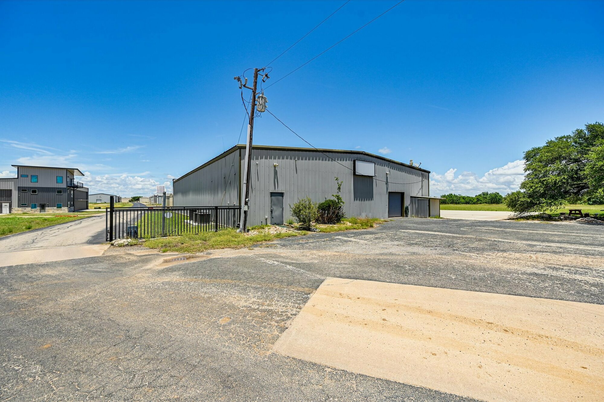main property photo 13