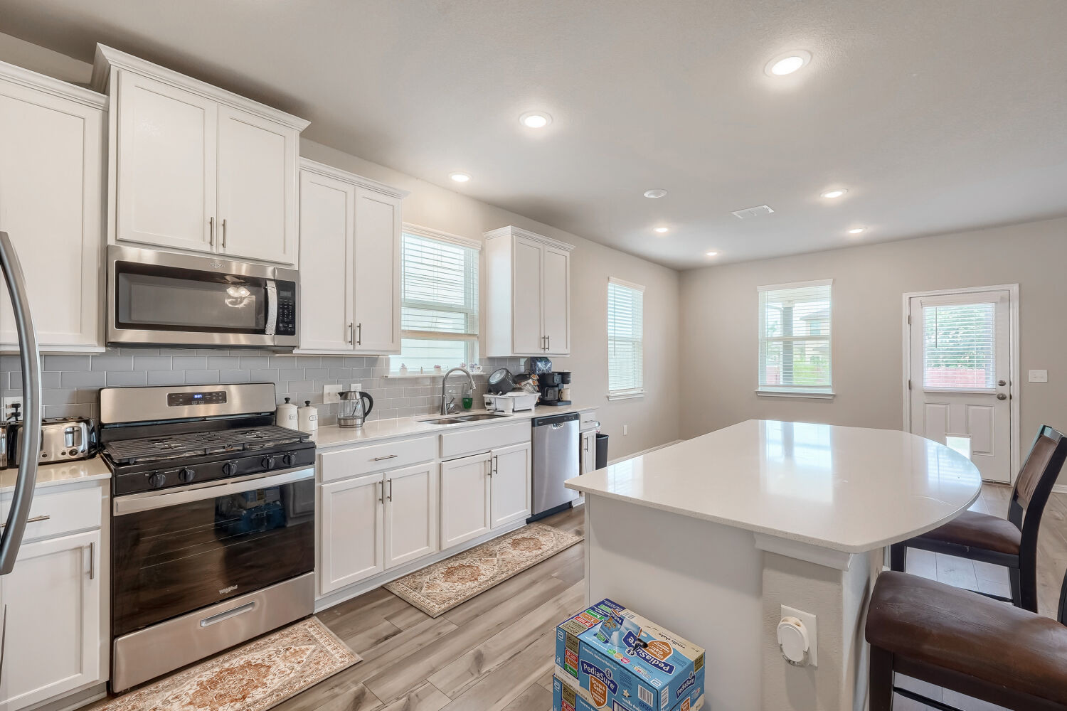 main property photo 13