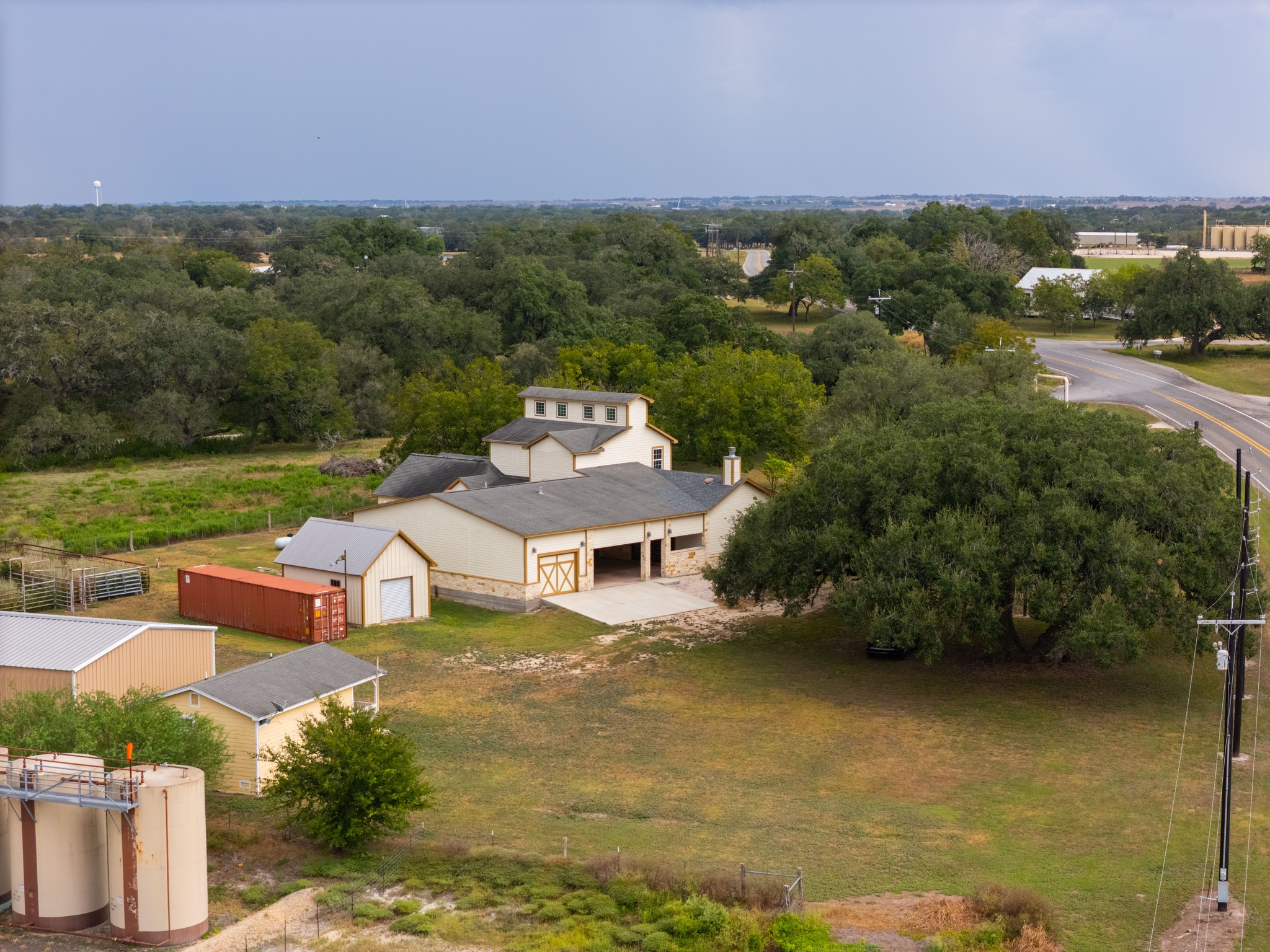 main property photo 36