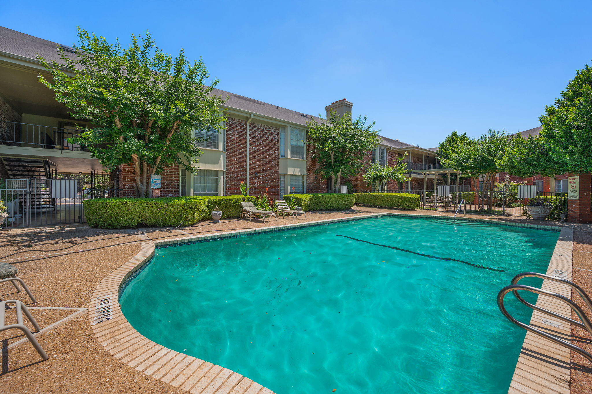 main property photo 15