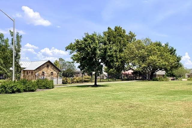 main property photo 37