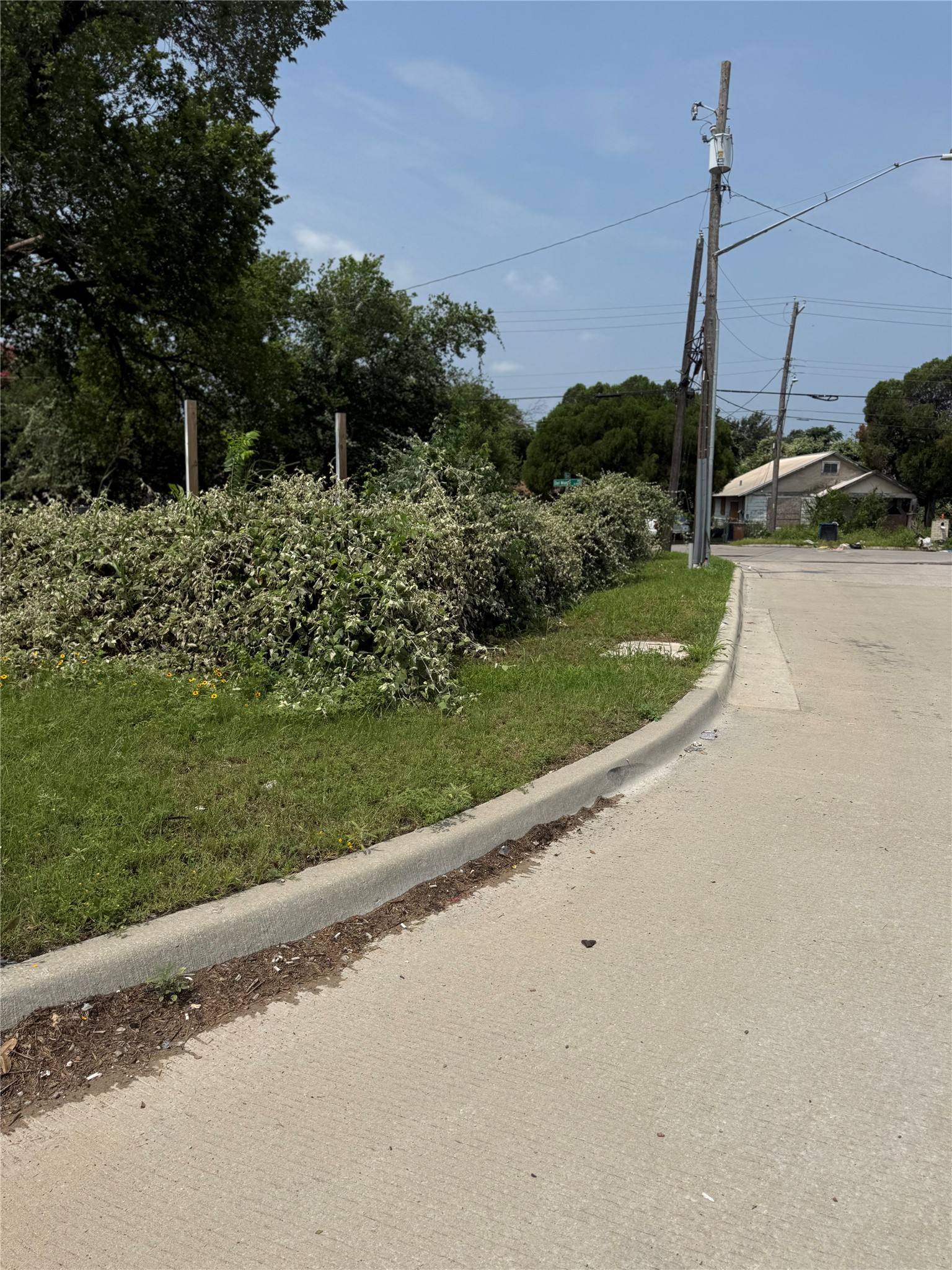 main property photo 20