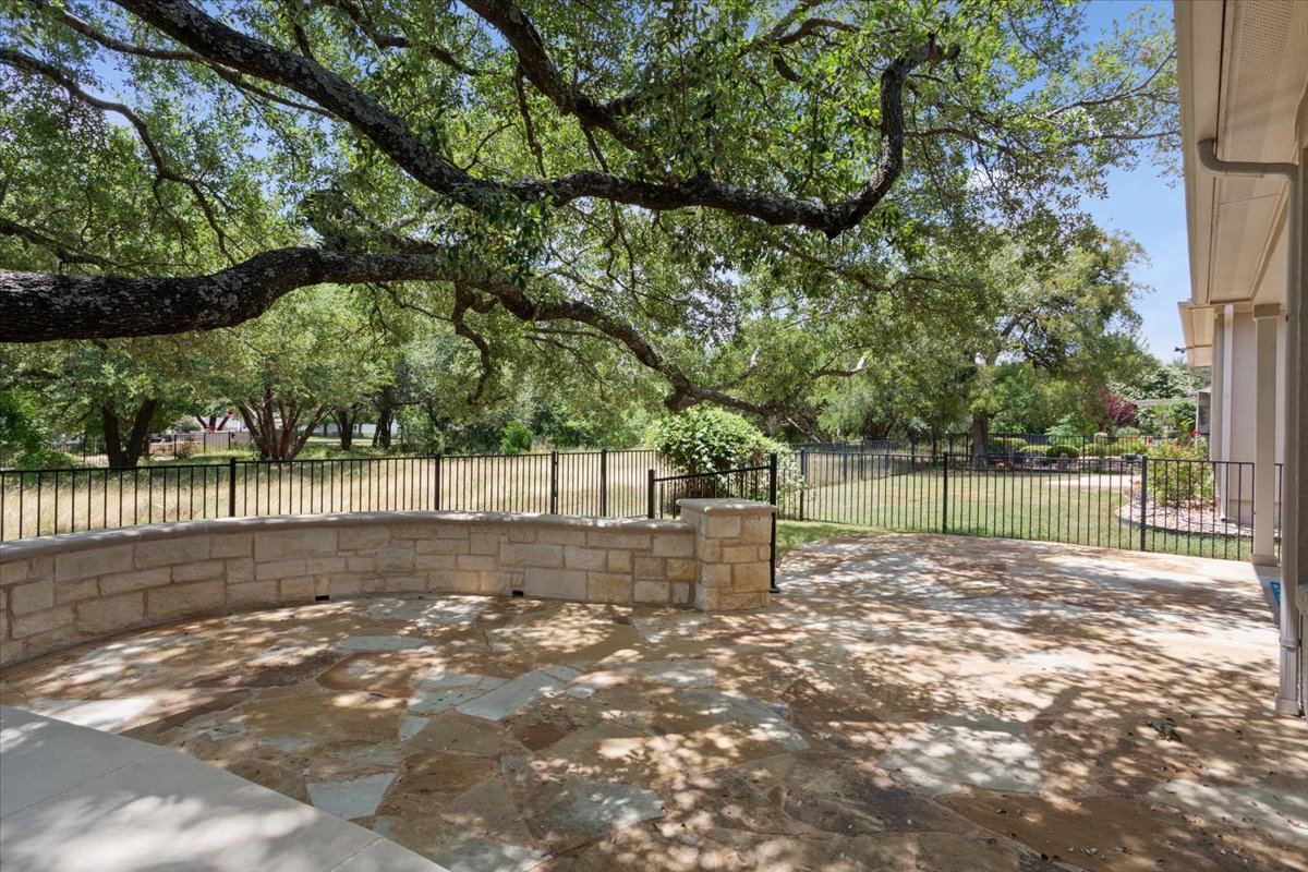 main property photo 37