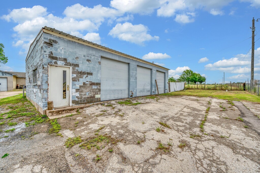 main property photo 14