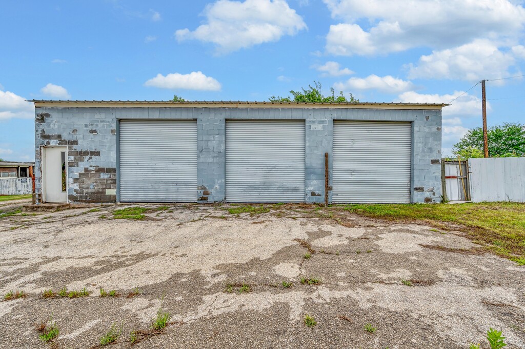 main property photo 15