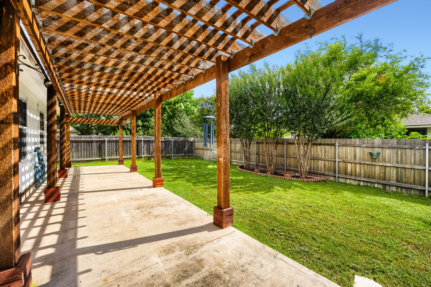 main property photo 23
