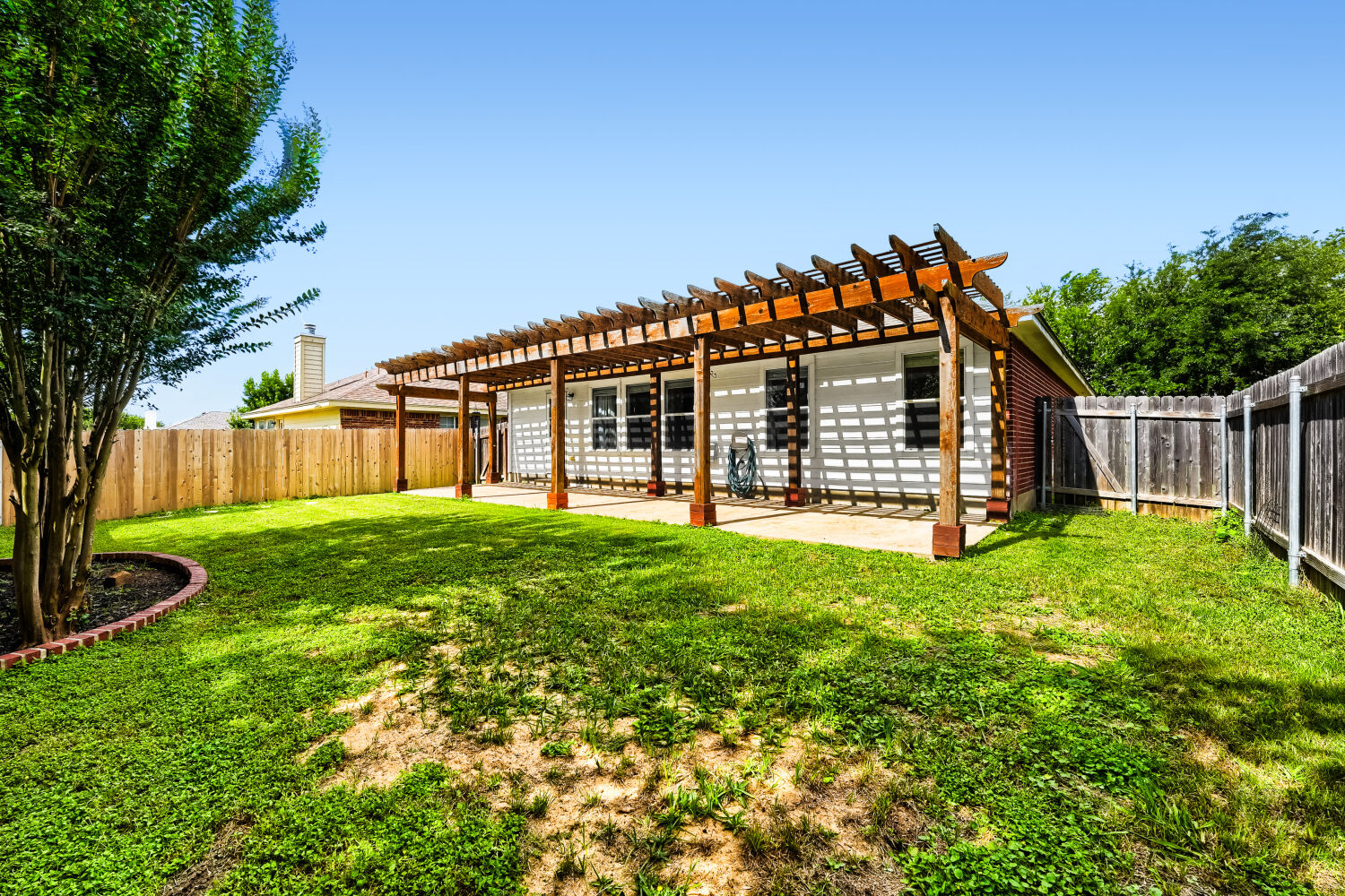 main property photo 25
