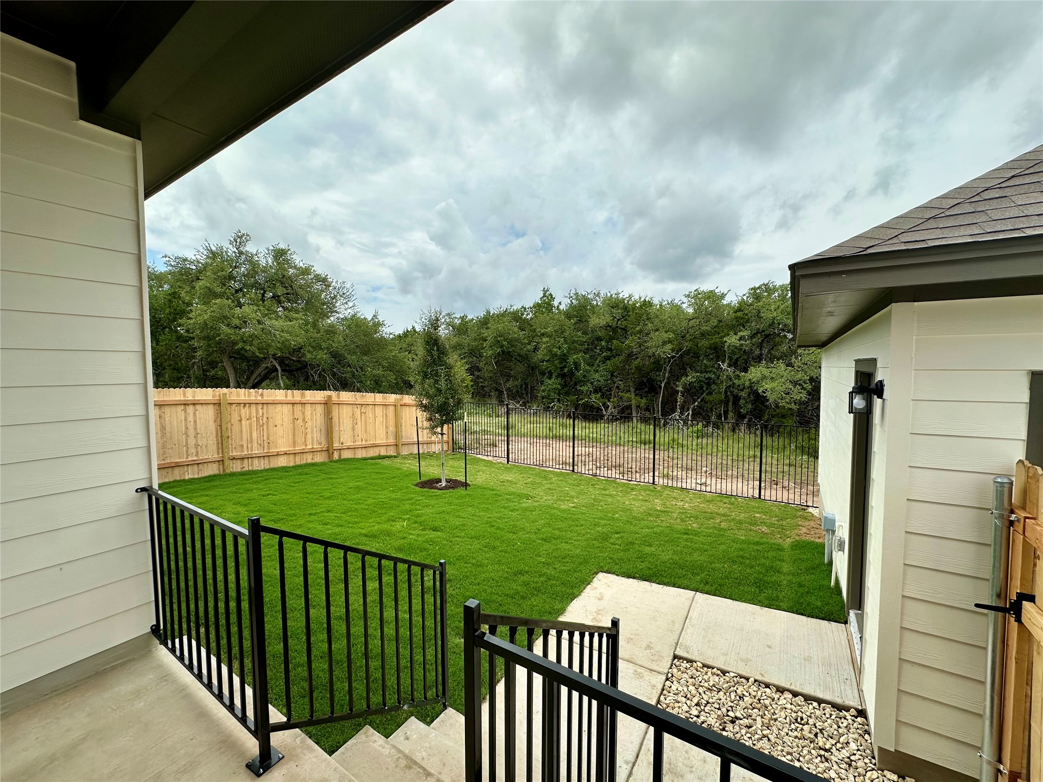 main property photo 17