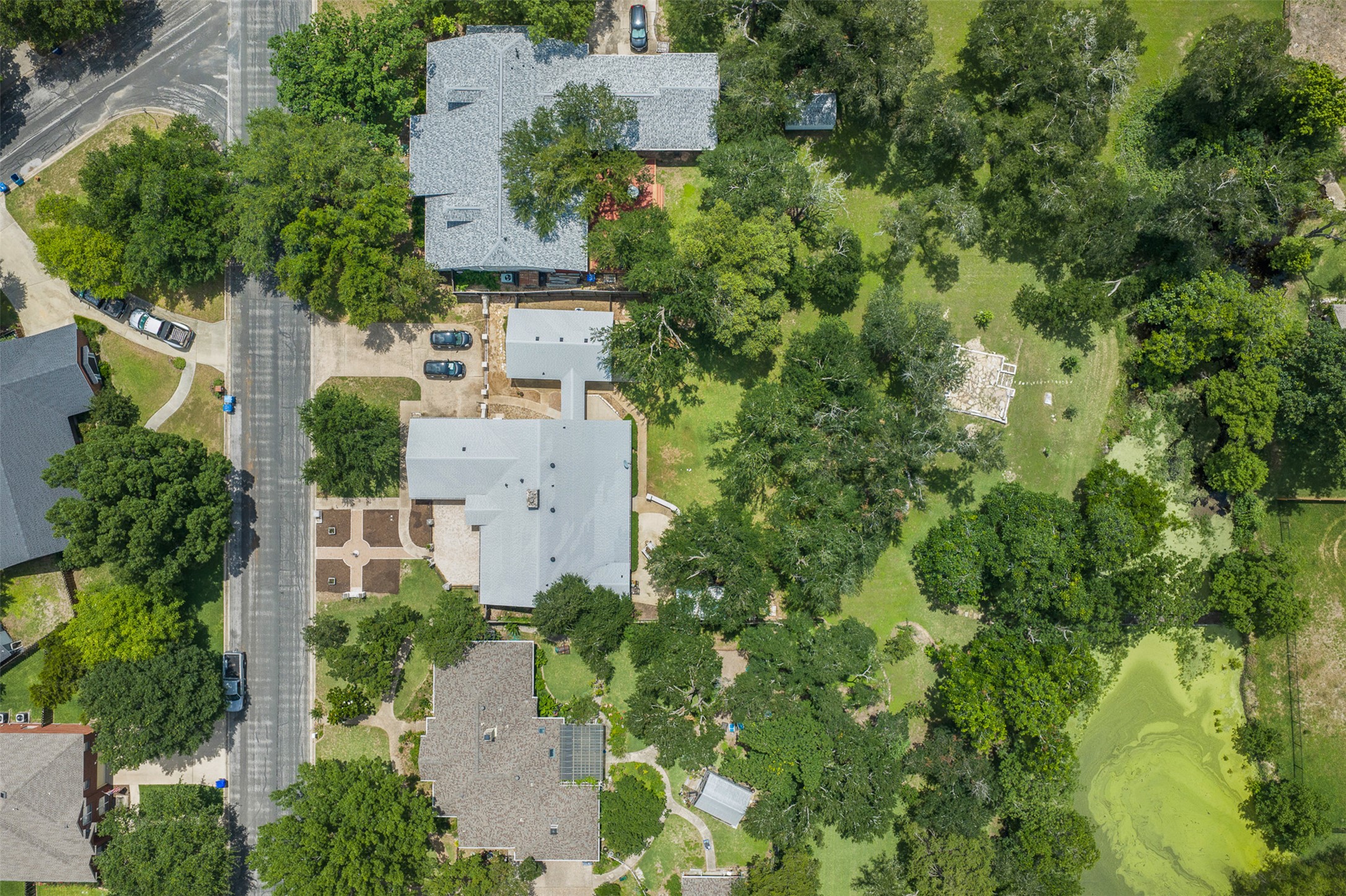 main property photo 30