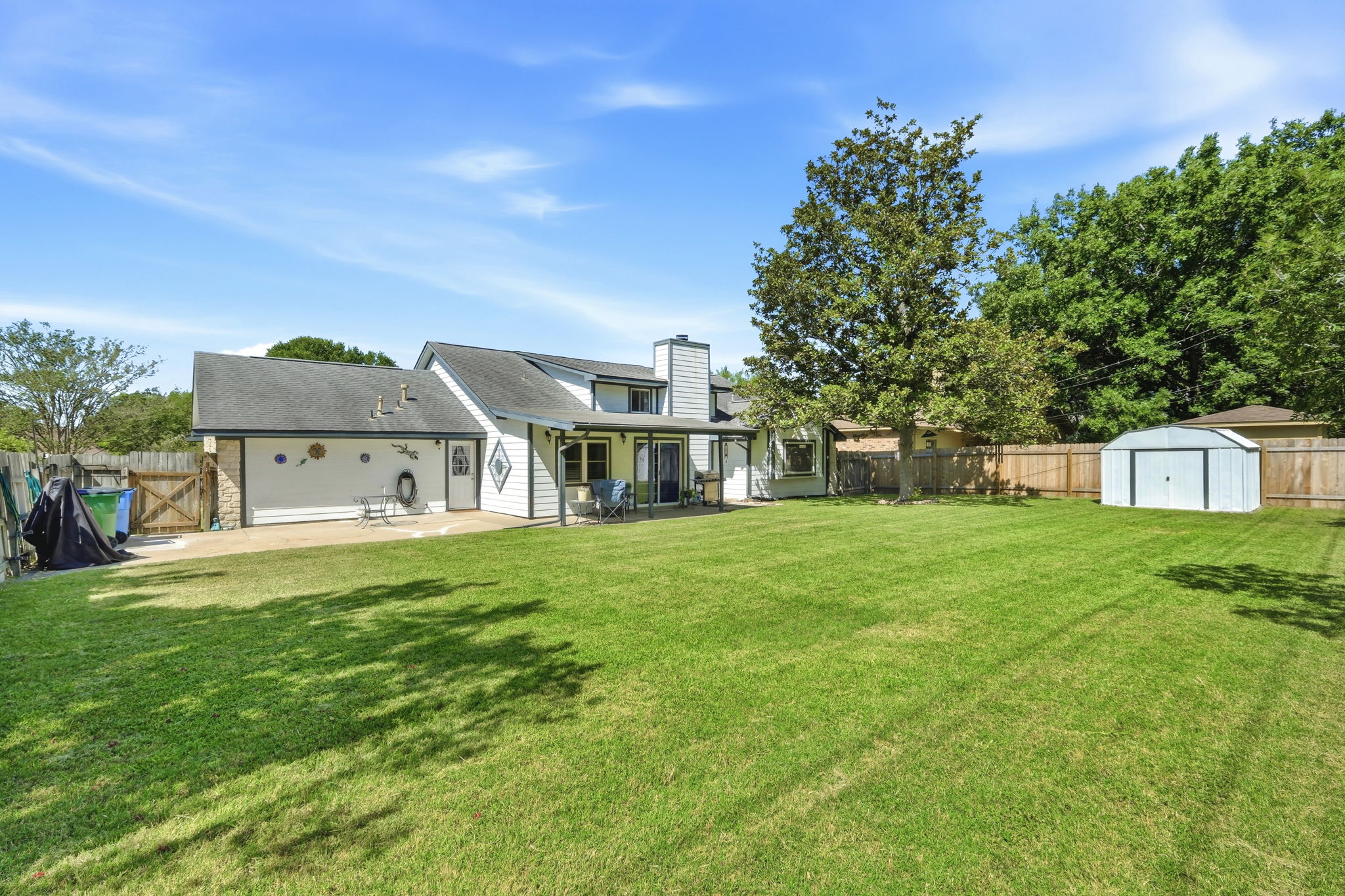 main property photo 28
