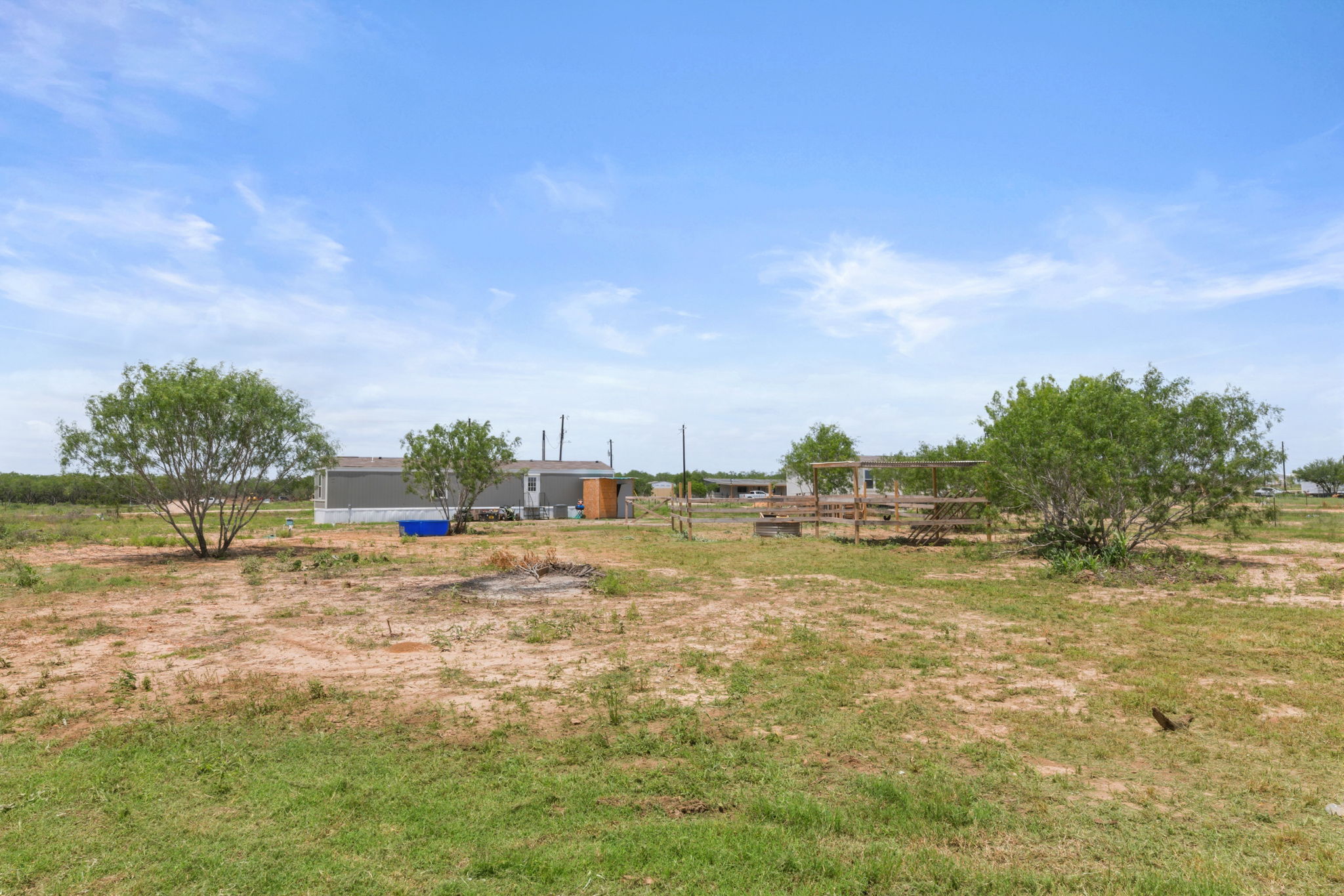 main property photo 33