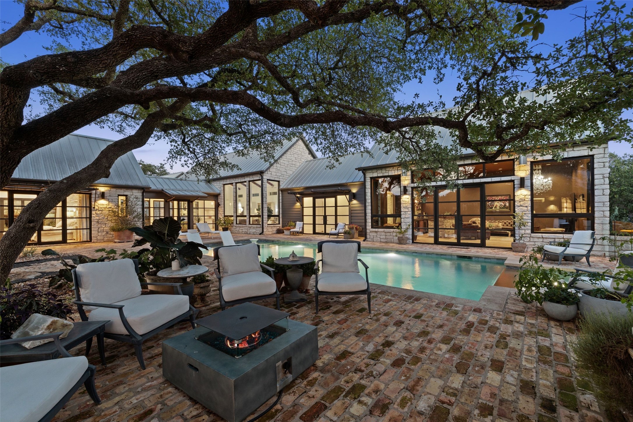 main property photo 32