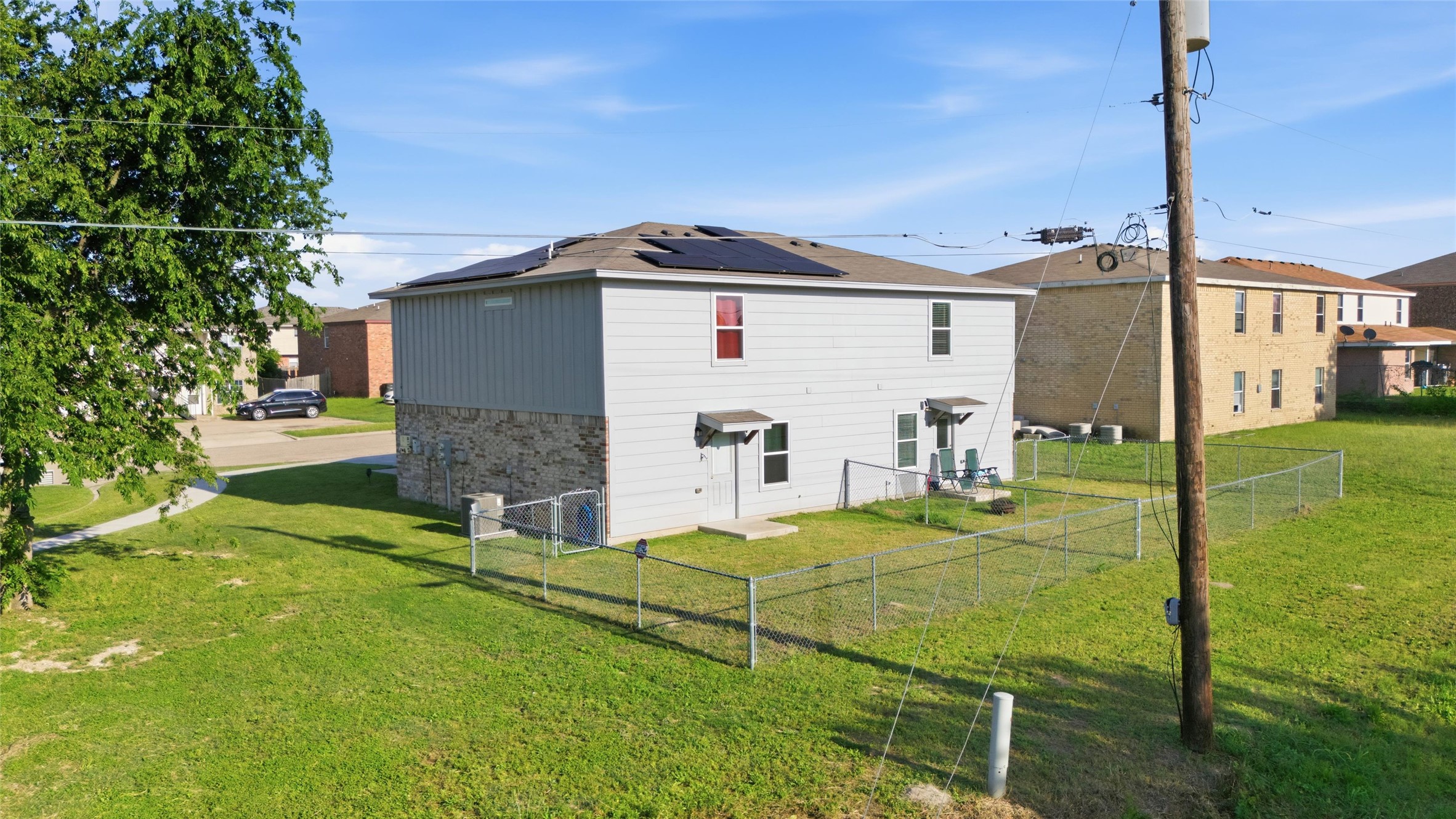 main property photo 28