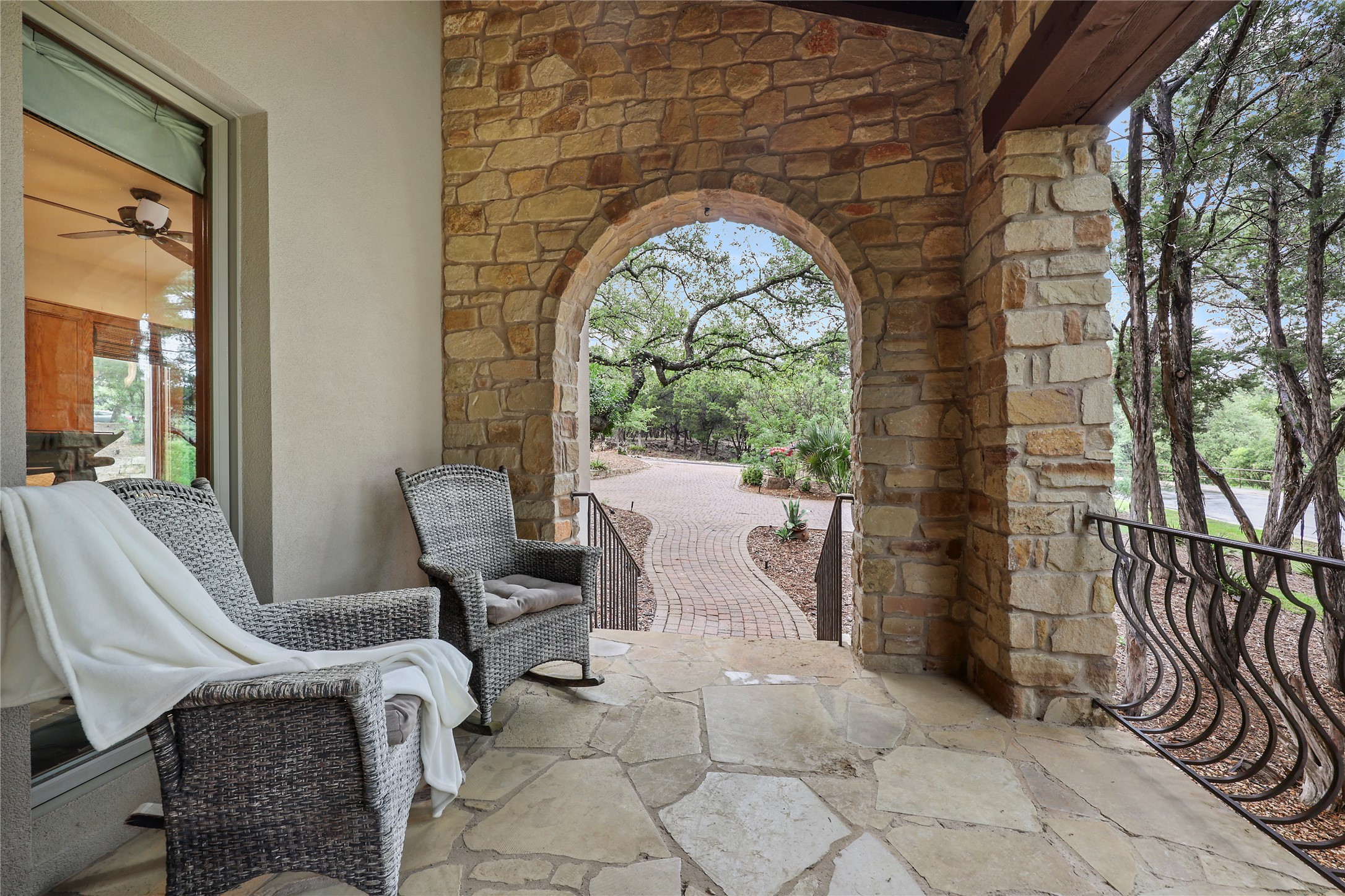 main property photo 34