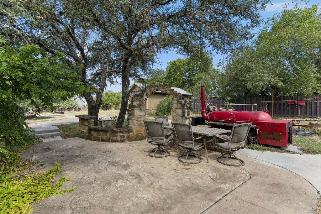 main property photo 27