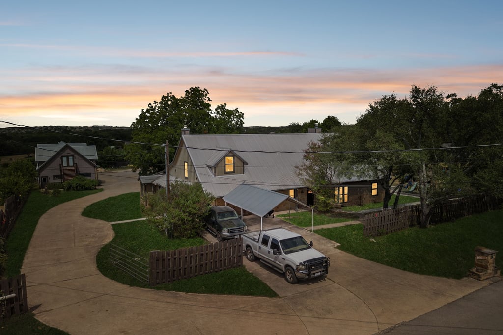 main property photo 32