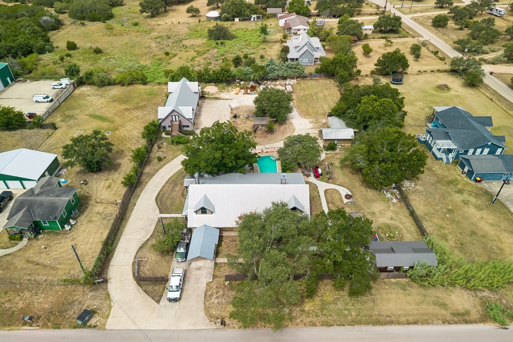 main property photo 34