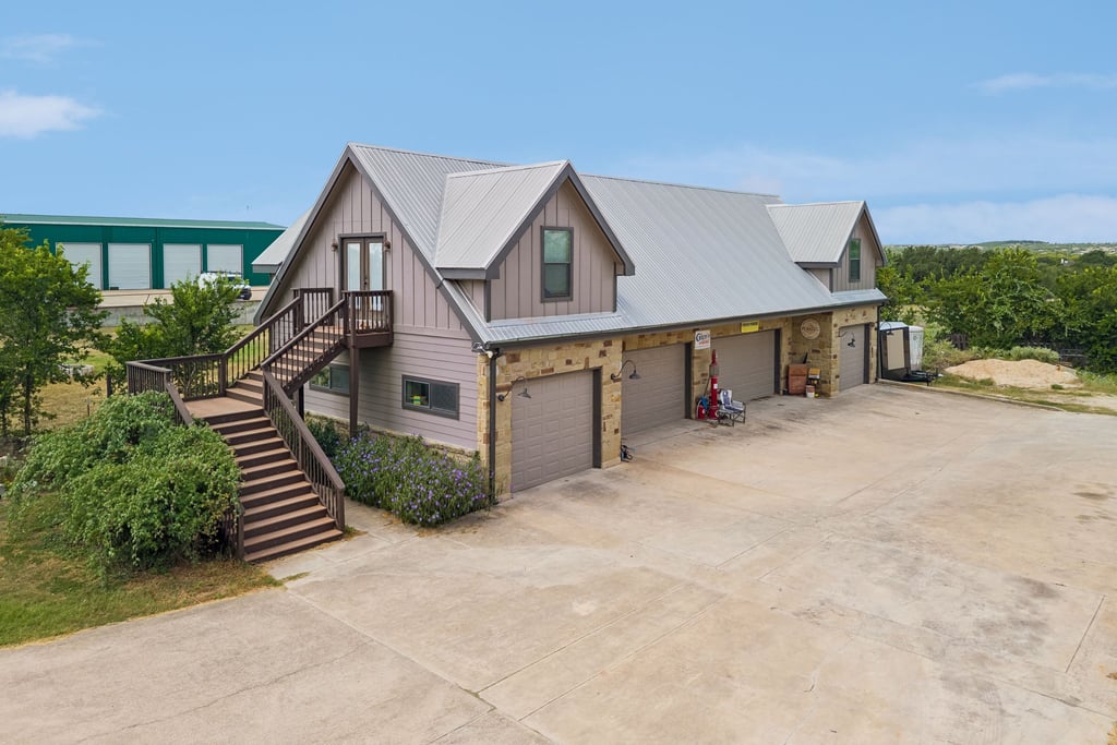 main property photo 39