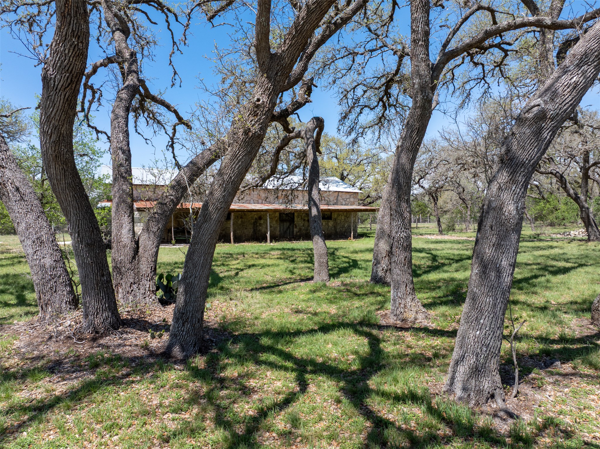 main property photo 16