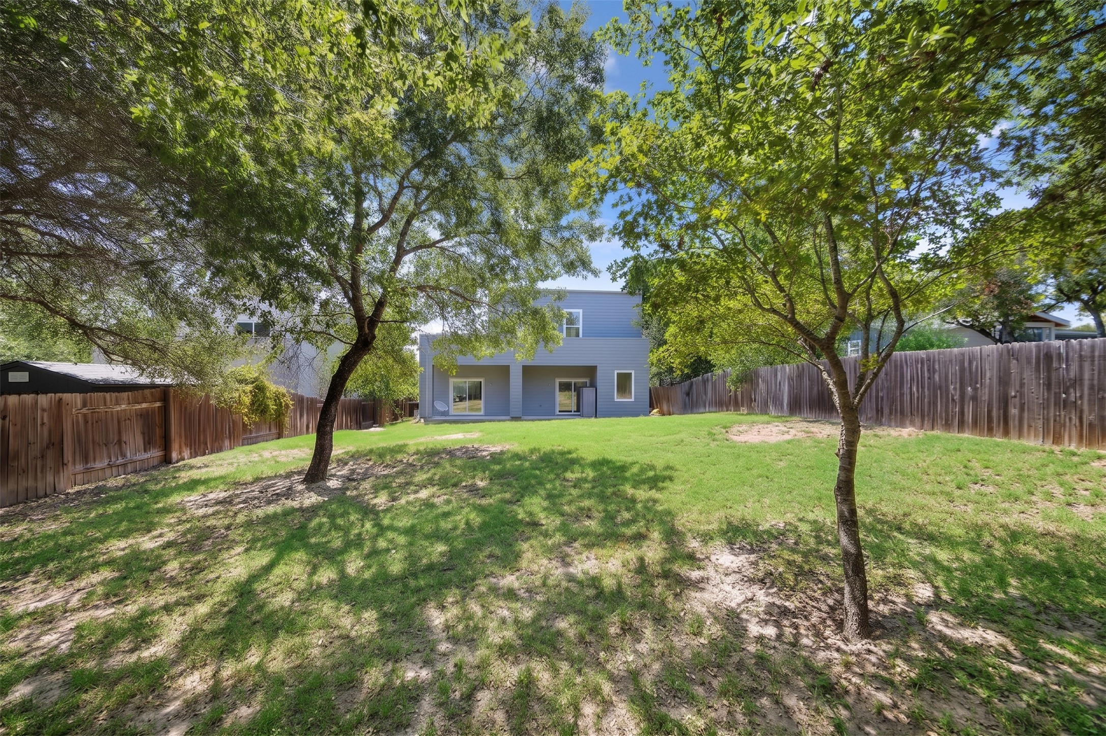main property photo 23
