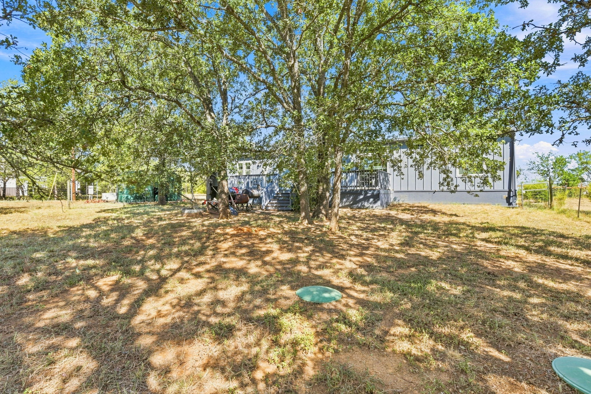 main property photo 33