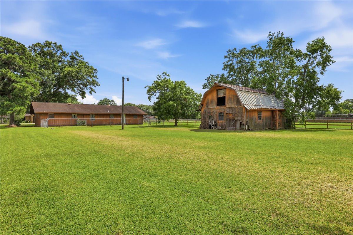 main property photo 23